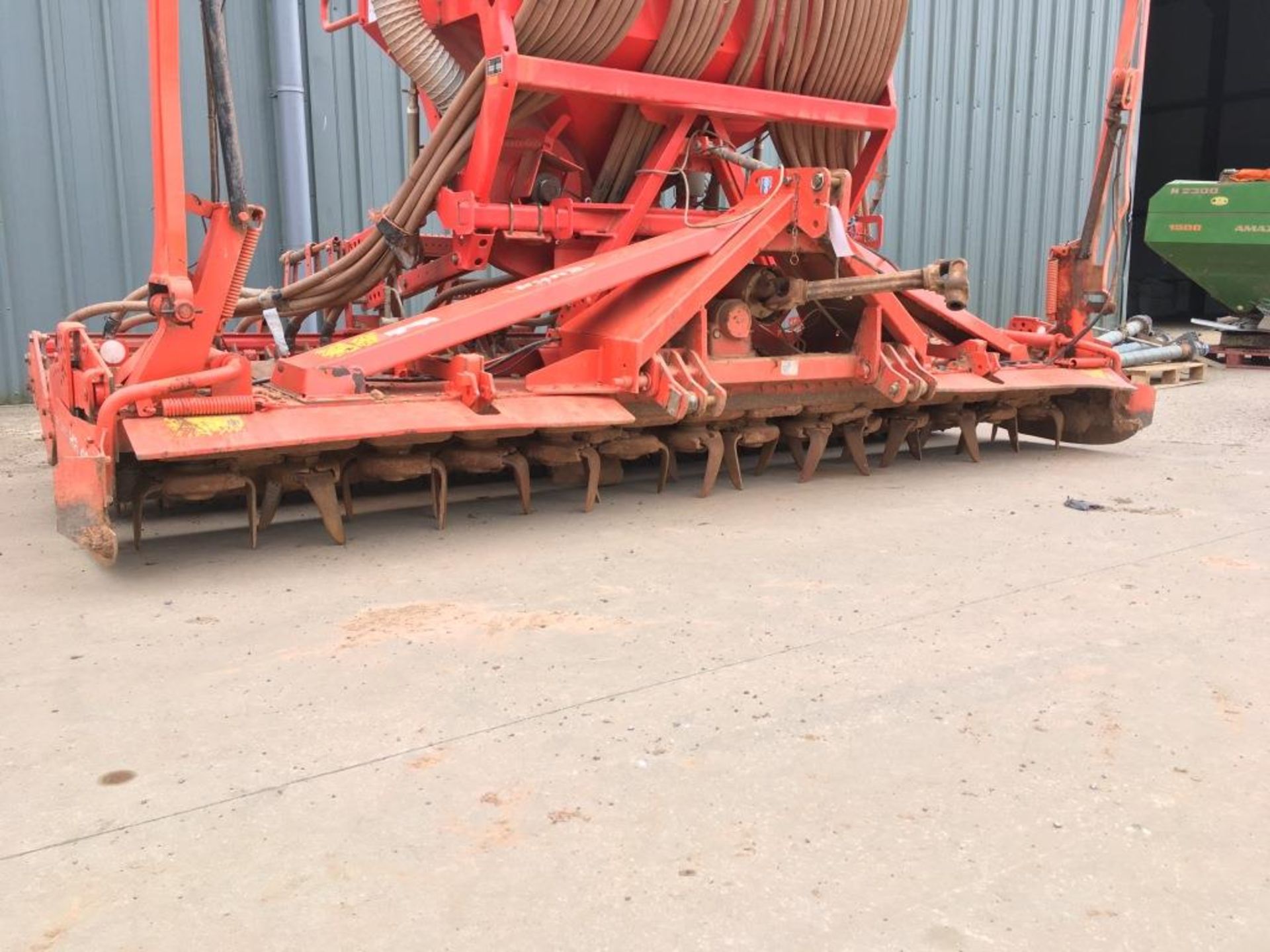 Kuhn HR 4003D 14' power harrow, serial number: A4631 (2002) with Kuhn Venta LC 402 seed drill, - Bild 5 aus 15