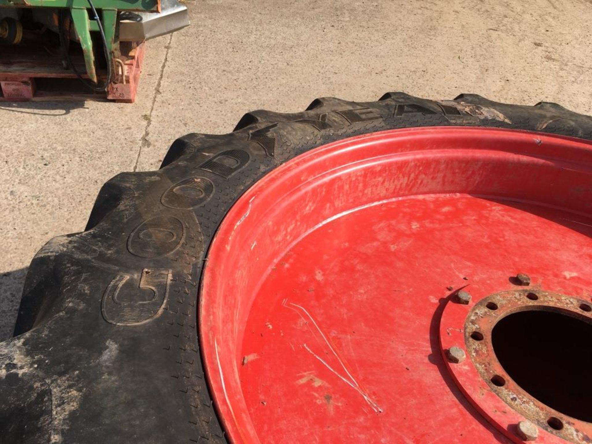 A set of row crop wheels and tyres, rear: Goodyear RT800 380/90R50, front: Agrimax RT855 340/85R36 - Image 7 of 9