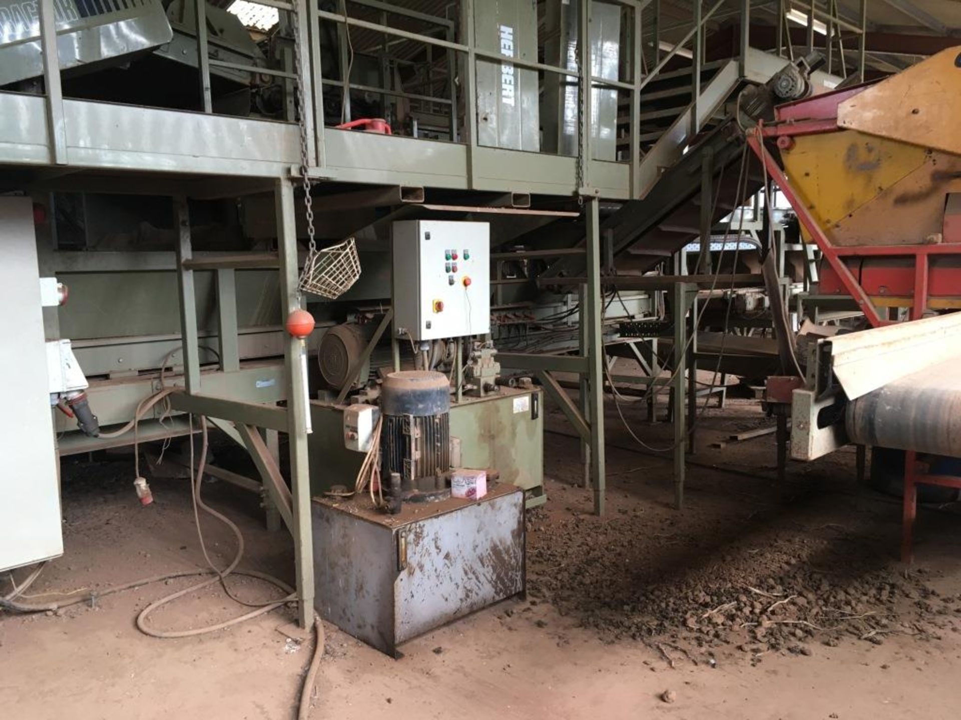 Herbert Contractor 8' twin table potato grader Type: RT, serial number 571 (2004), with Haith - Image 11 of 29