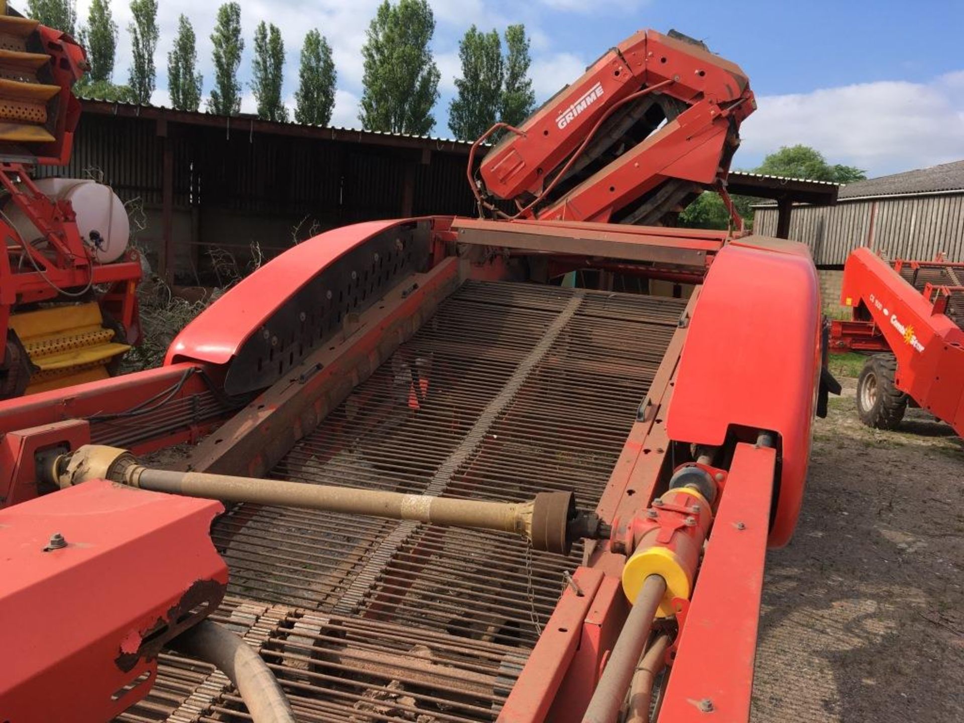 Grimme GZ 1700DLS two row potato harvester, serial number: 44201017 (2002) - Image 11 of 12