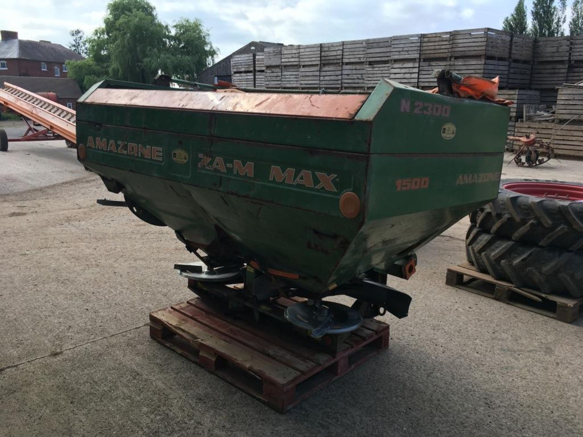 Amazone ZA-M 1500 twin disk fertiliser spreader - Image 5 of 10