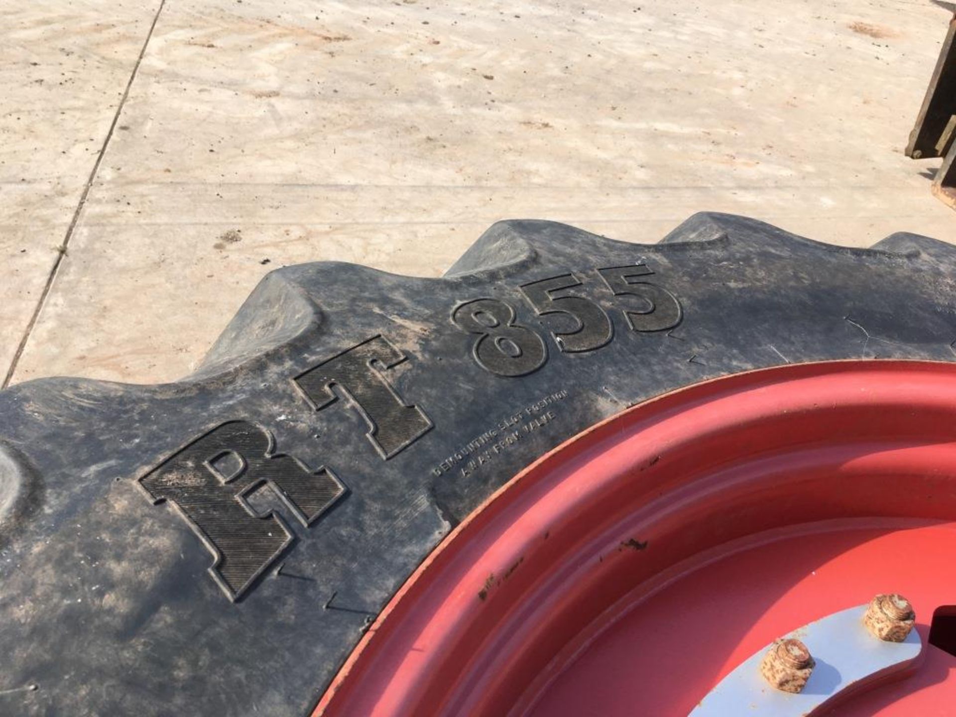 A set of row crop wheels and tyres, rear: Goodyear RT800 380/90R50, front: Agrimax RT855 340/85R36 - Bild 6 aus 9