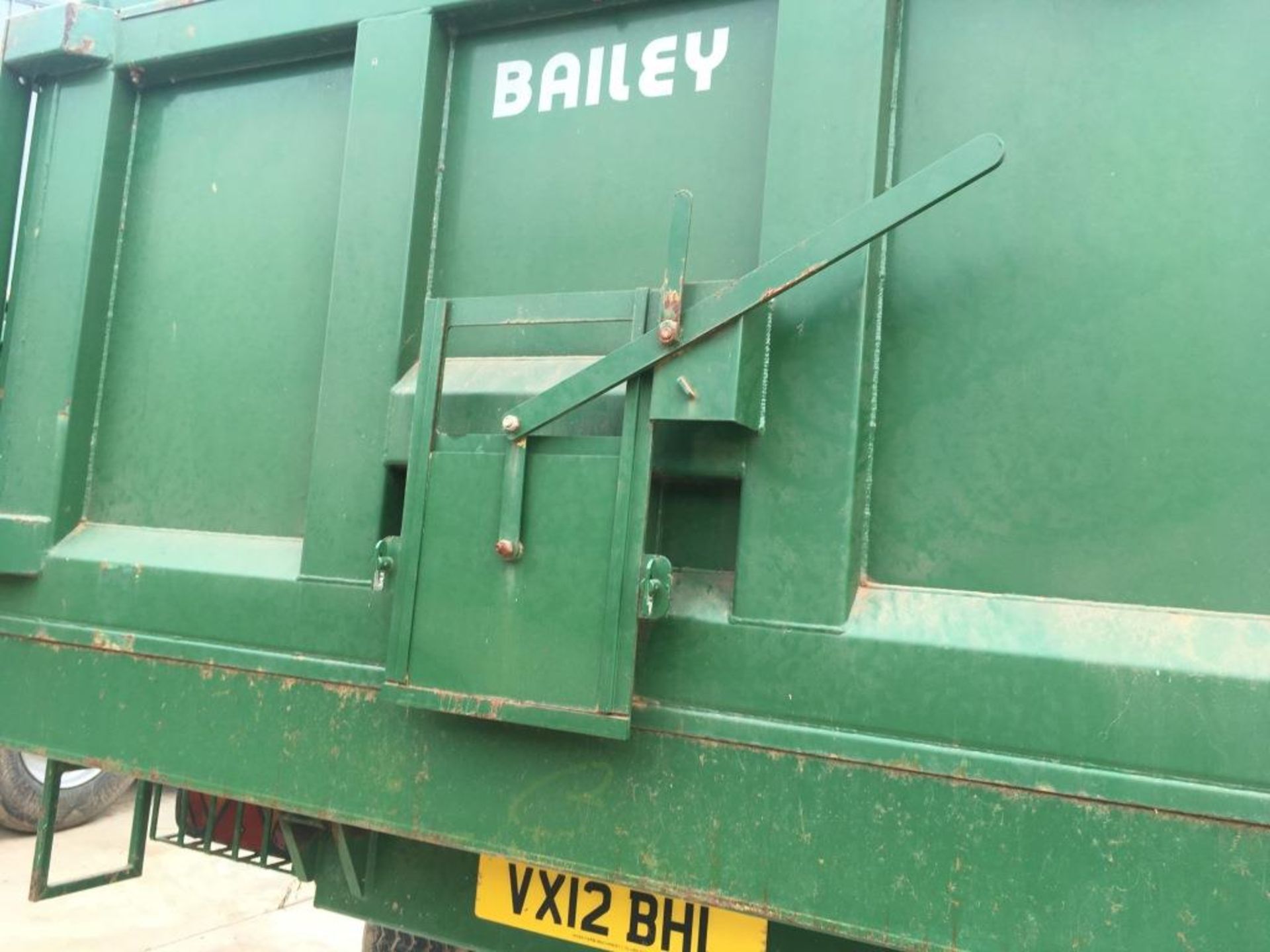 Bailey 14 ton twin axle tipping root trailer, super singles, serial number: 7512.14T (2008) - Image 7 of 10