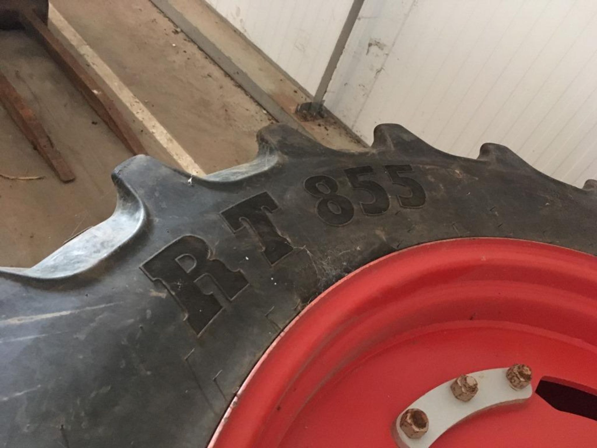 A set of row crop wheels and tyres, rear: Goodyear RT800 380/90R50, front: Agrimax RT855 340/85R36 - Image 8 of 9