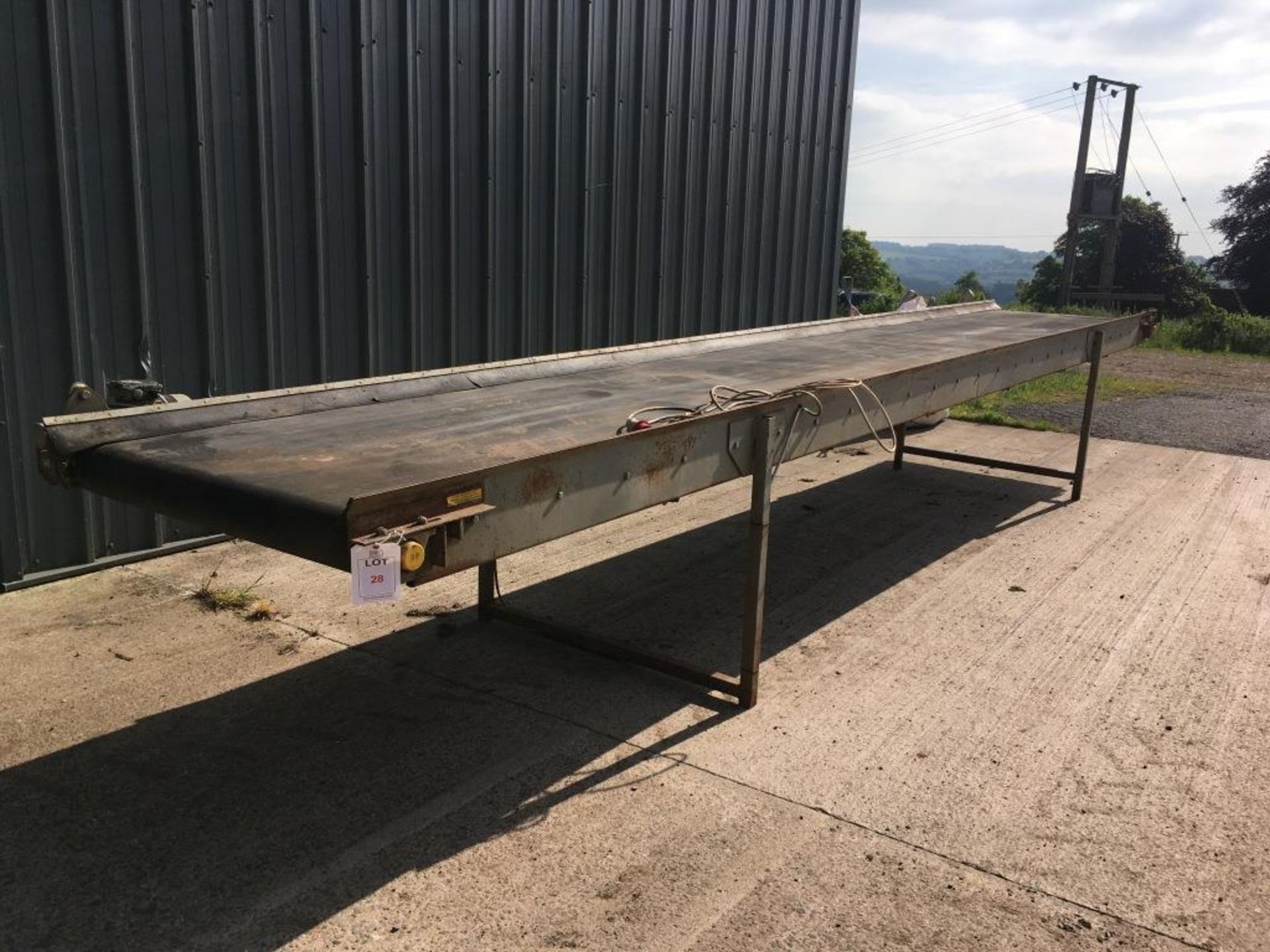 Powered belt conveyor, approximate measurements 8m x 1.5m