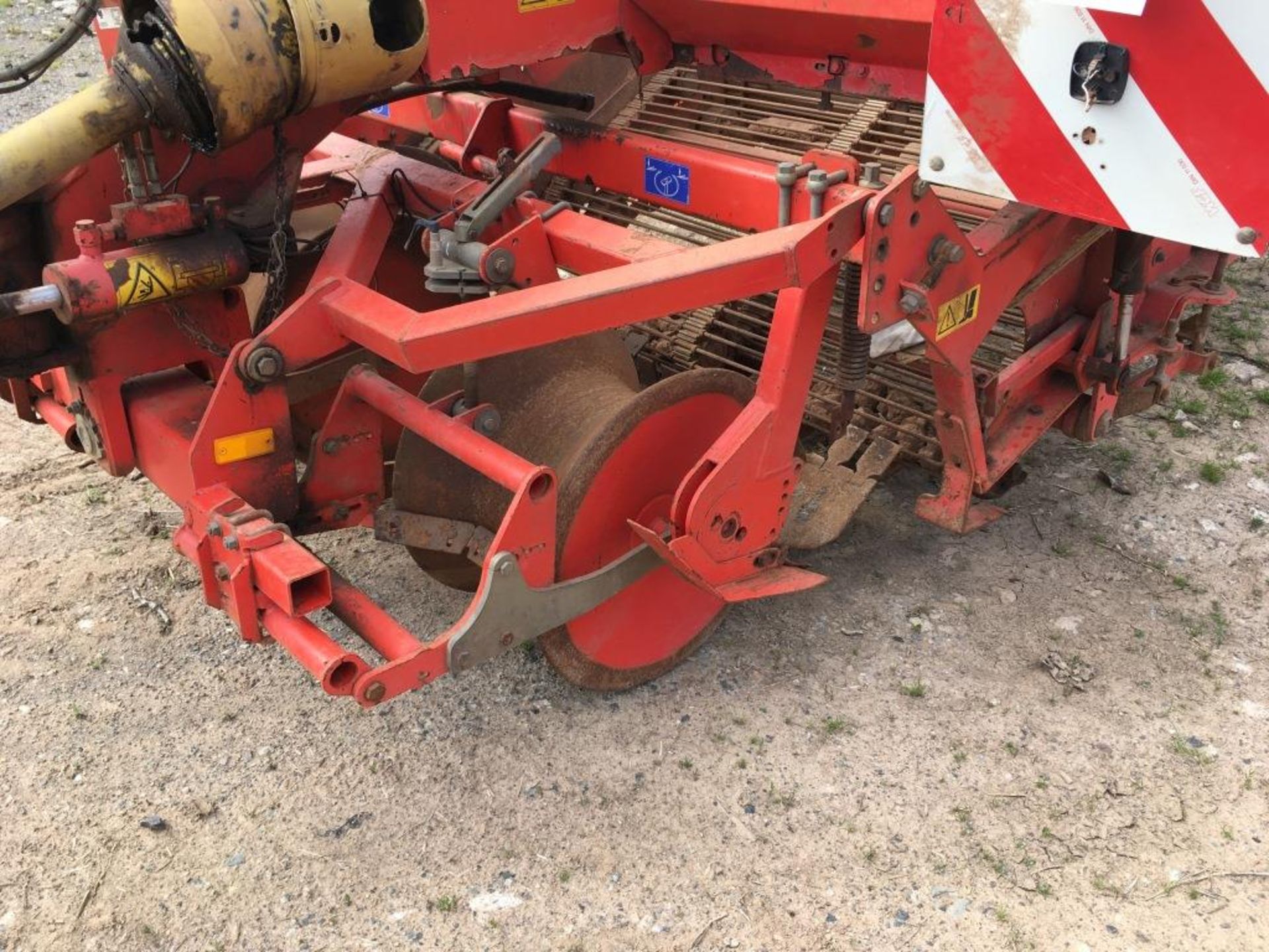 Grimme GZ 1700 two row potato harvester (no plate, advised 2002) - Image 10 of 11