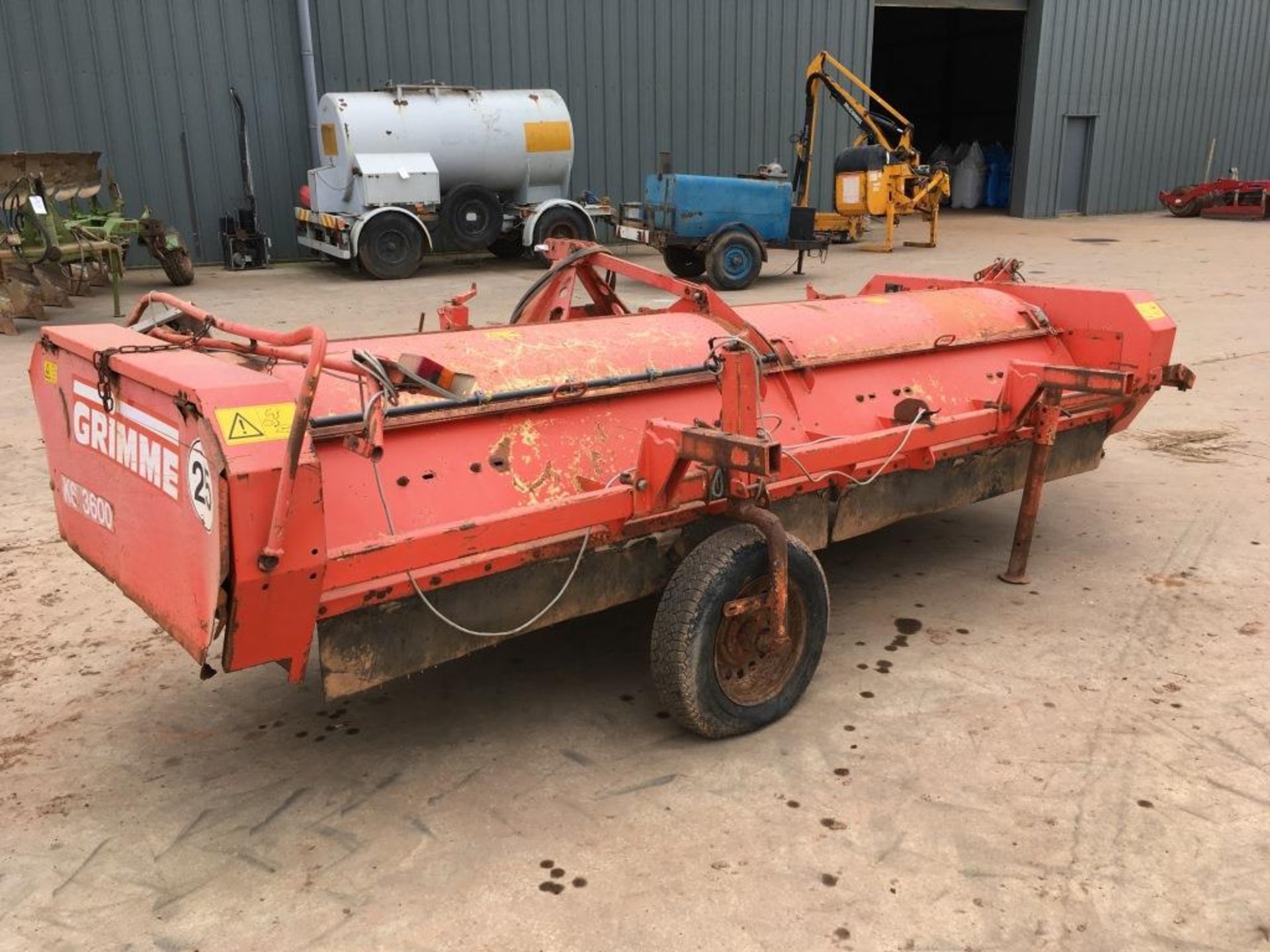 Grimme Type KS, model 3600 four row, front mounted potato topper, serial number: 2594 (1998) - Image 3 of 8