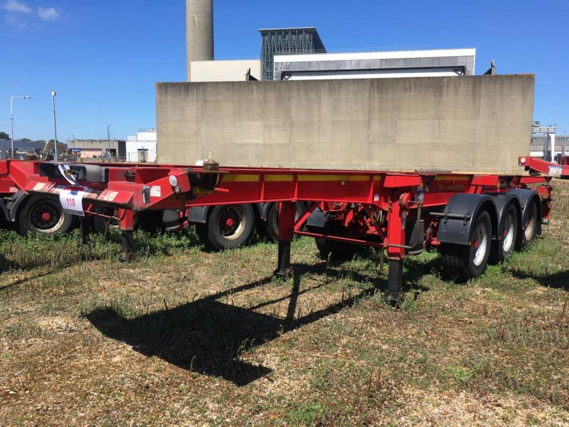 Dennison 14 Lock Sliding Bogie Skeletal trailer, reference 27472, year of manufacture 2011, 3 x