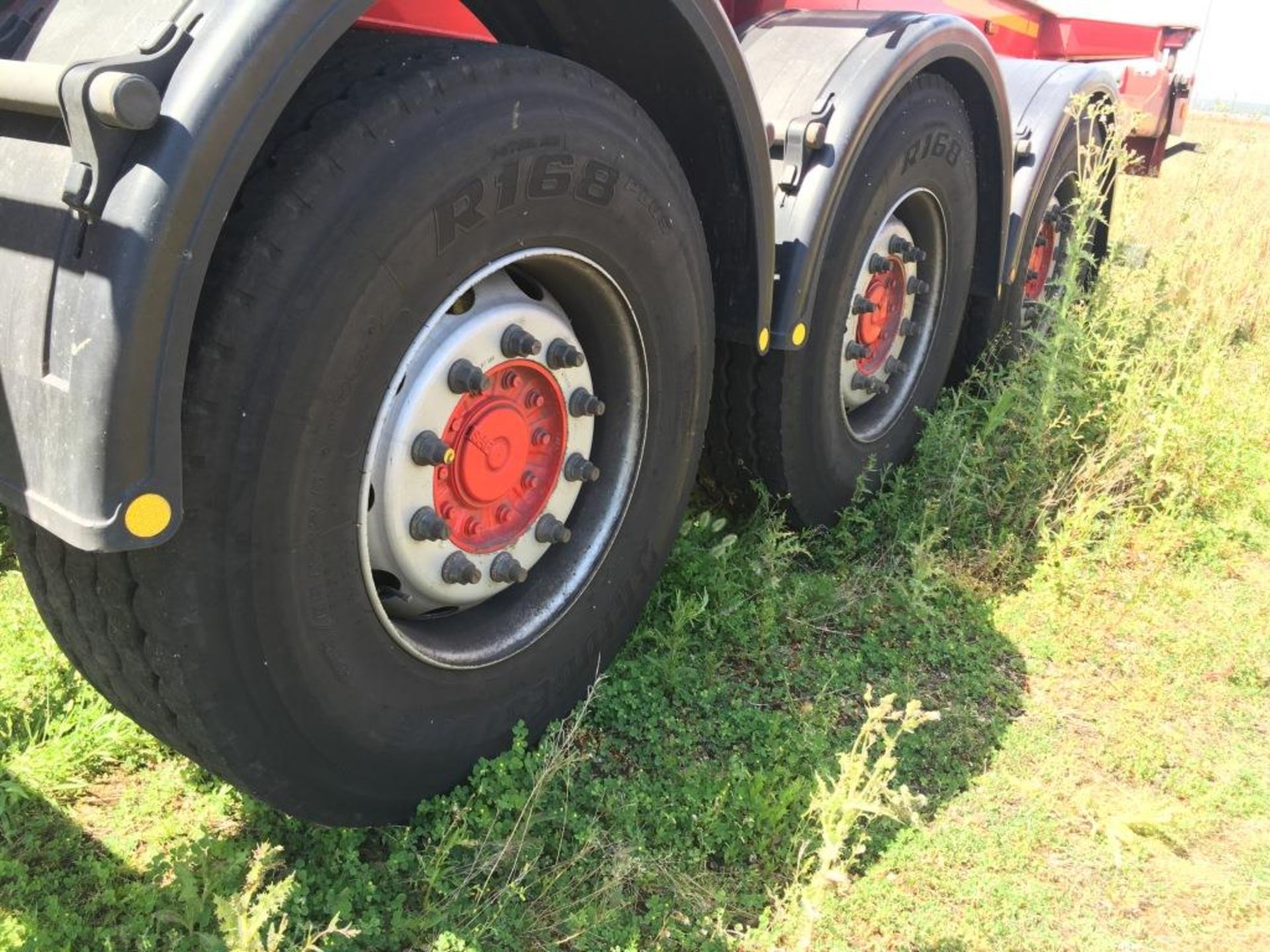 Dennison 14 Lock Sliding Bogie Skeletal trailer, reference 49439, year of manufacture 2016, 3 x - Image 5 of 18