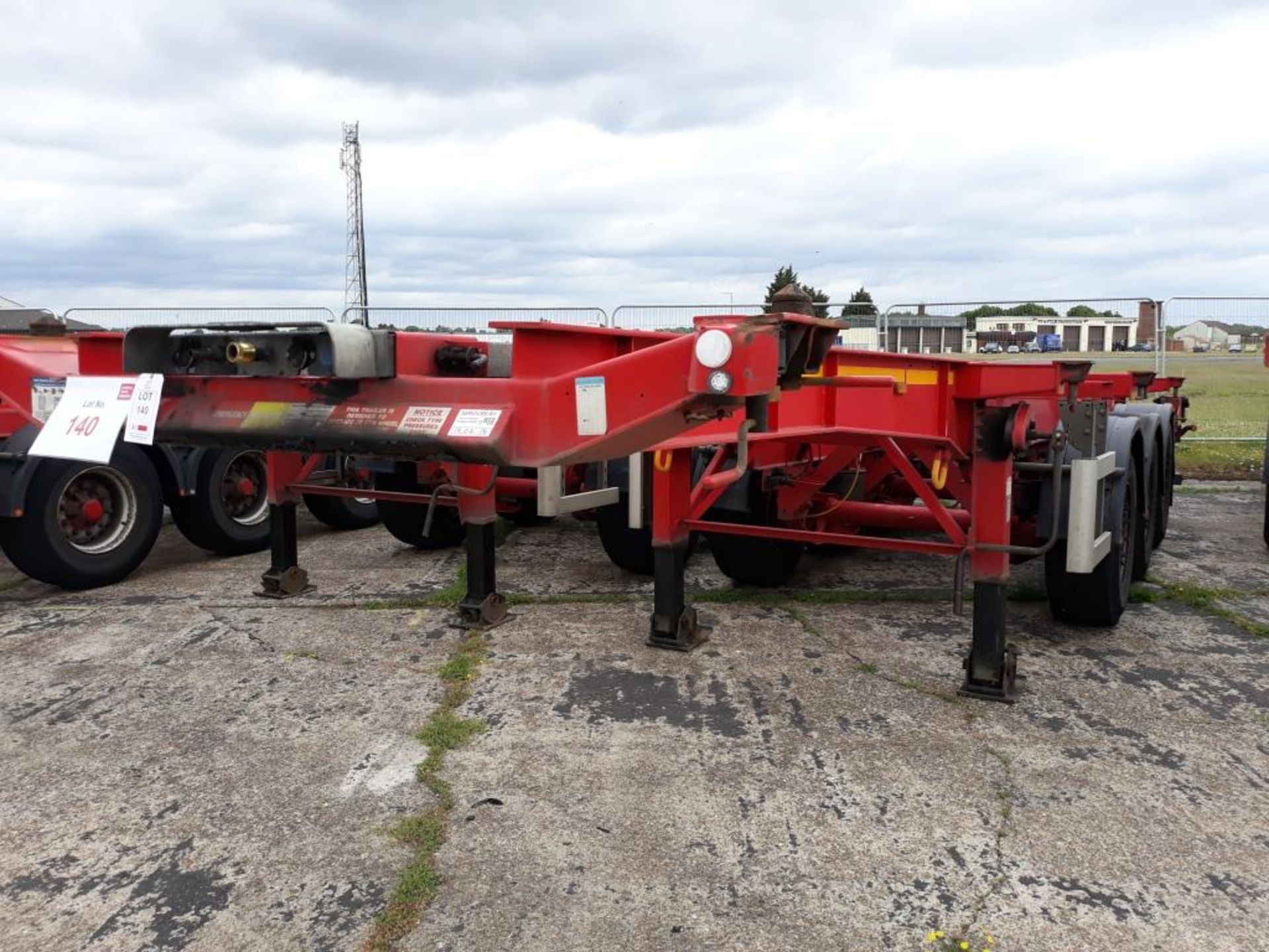 Dennison 14 Lock Sliding Bogie Skeletal trailer, reference 42083, year of manufacture 2014, 3 x - Image 2 of 17
