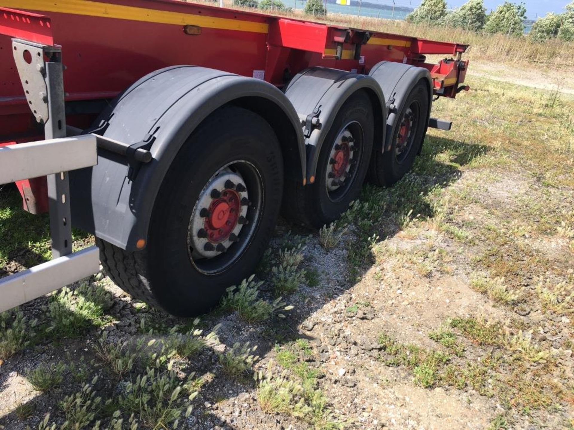 Dennison 14 Lock Sliding Bogie Skeletal trailer, reference 42061, year of manufacture 2014, 3 x - Image 5 of 19