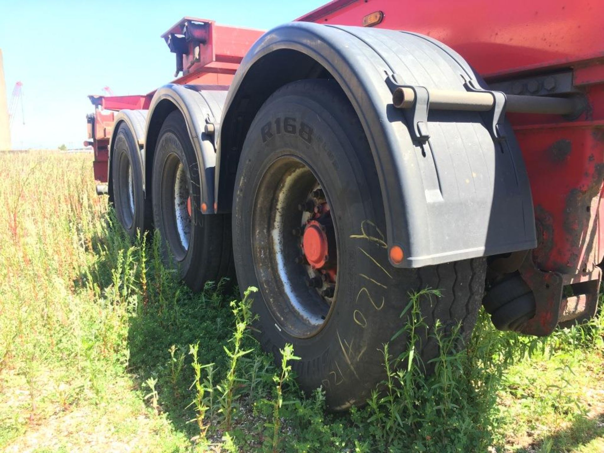 Dennison 14 Lock Sliding Bogie Skeletal trailer, reference 26716, year of manufacture 2011, 3 x - Image 9 of 12