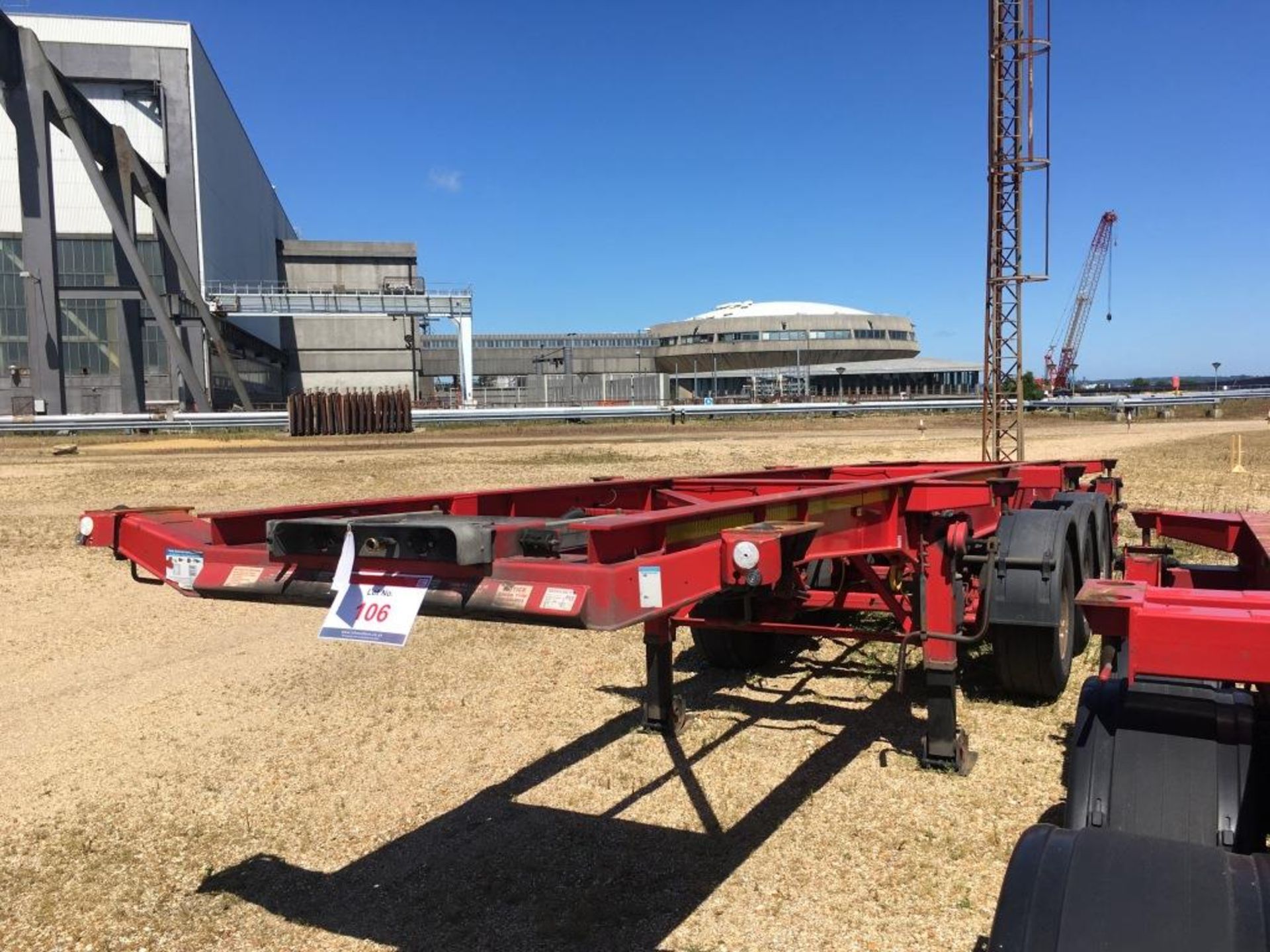 Dennison 14 Lock Sliding Bogie Skeletal trailer, reference 27464, year of manufacture 2011, 3 x - Image 2 of 14