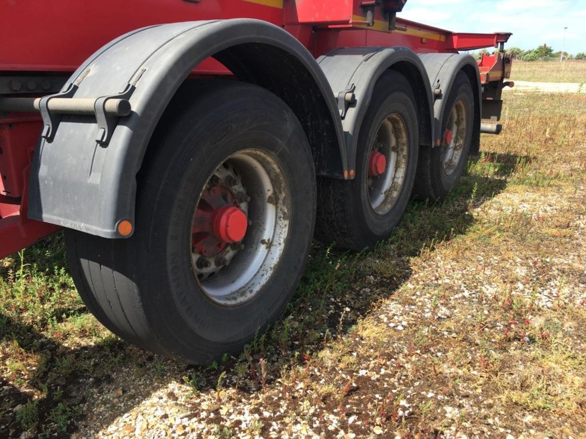 Dennison 14 Lock Sliding Bogie Skeletal trailer, reference 27471, year of manufacture 2011, 3 x - Image 11 of 16