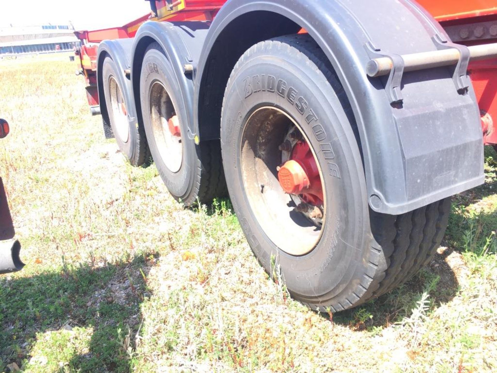 Dennison 14 Lock Sliding Bogie Skeletal trailer, reference 27460, year of manufacture 2011, 3 x - Image 4 of 11