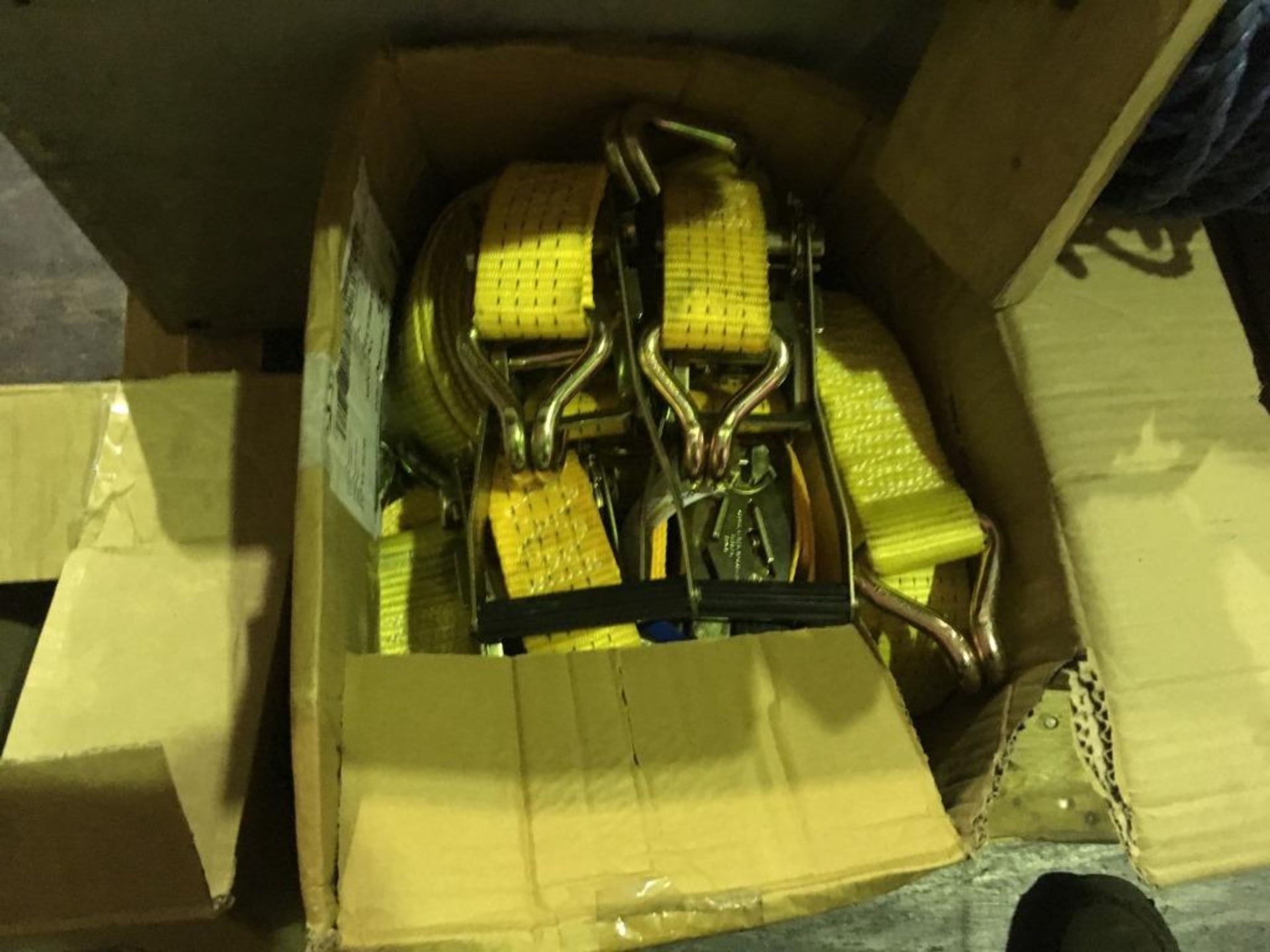 Assorted rope, licence plate holders, WD-40, ratchets and straps on one pallet. Please note: This - Image 3 of 5
