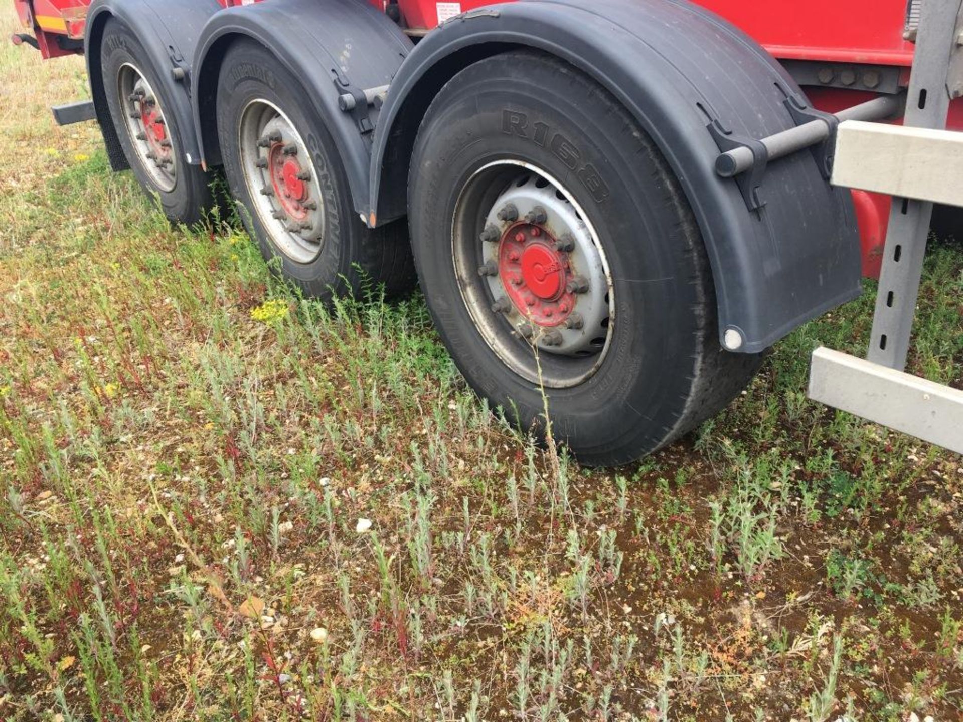 Dennison 14 Lock Sliding Bogie Skeletal trailer, reference 42084, year of manufacture 2014, 3 x - Image 6 of 20