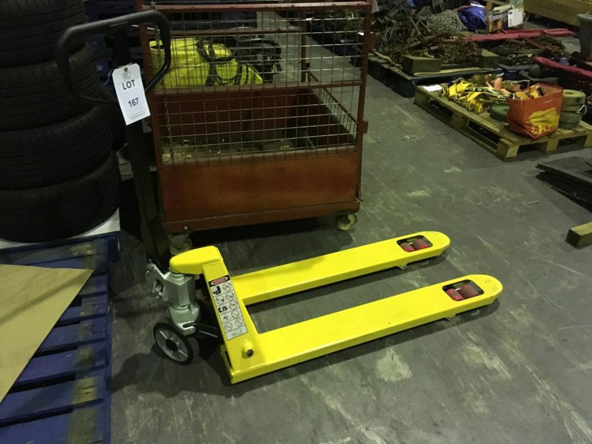 Total Lifter 2,500 kg pallet truck serial number 17042852M/512 (2017). Please note: This - Image 5 of 5