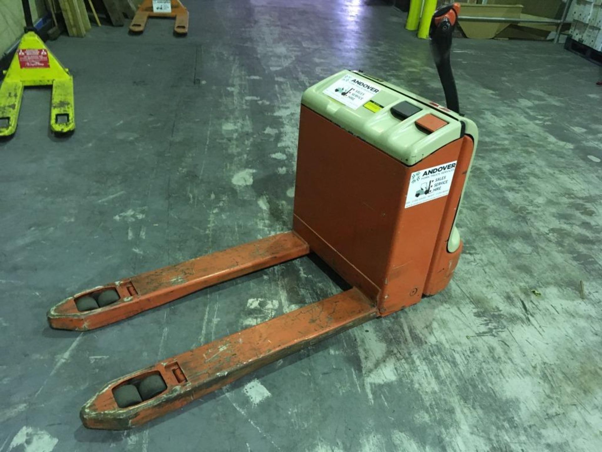 Linde T18 electric pedestrian stacker, Serial No. 360E07301218. Please note: This lot is located at - Bild 3 aus 6