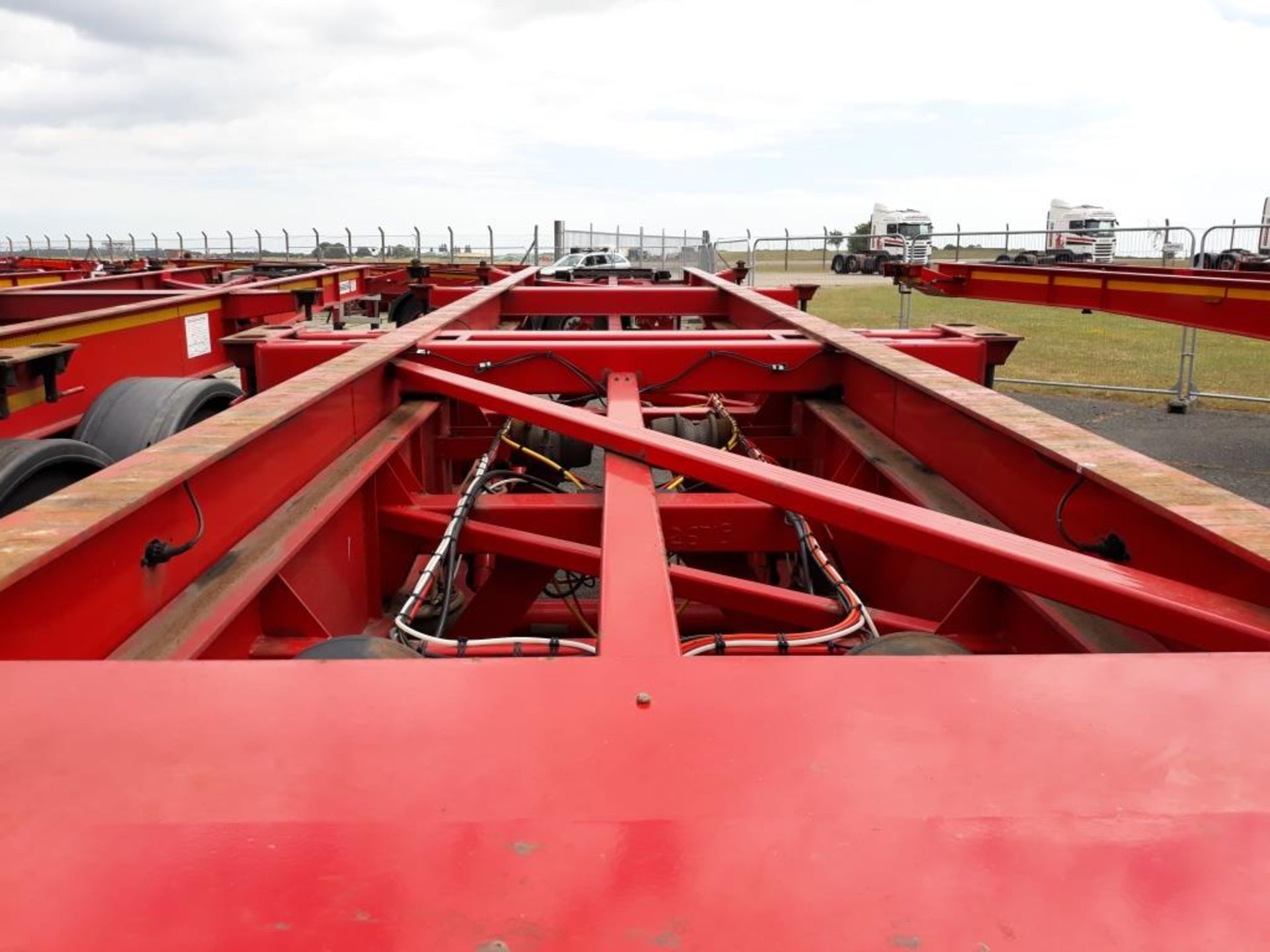 Dennison 14 Lock Sliding Bogie Skeletal trailer, reference 26719, year of manufacture 2011, 3 x - Image 4 of 13