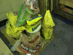 Assorted mortar, Sikabond and sand on one pallet. Please note: This lot is located at 6 Dewar Close,