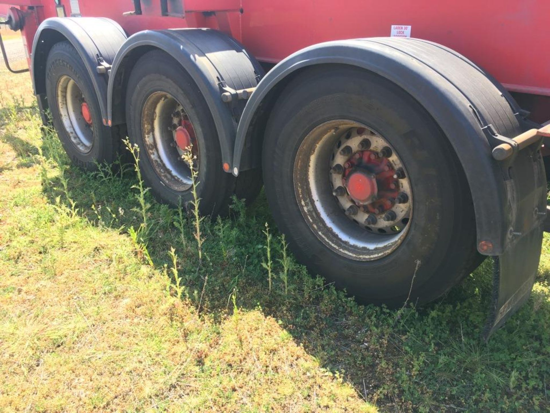 Dennison 14 Lock Sliding Bogie Skeletal trailer, reference 26718, year of manufacture 2011, 3 x - Image 6 of 14