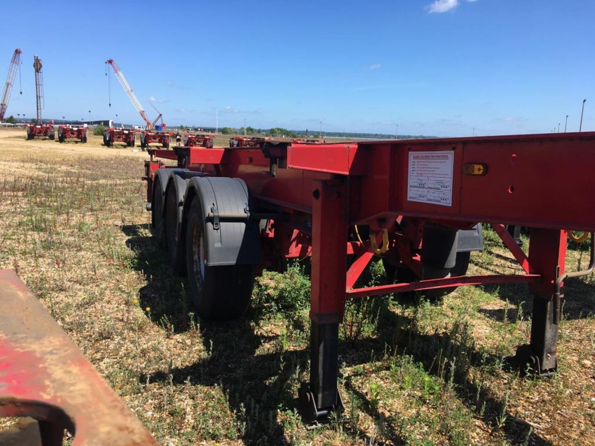 Dennison 14 Lock Sliding Bogie Skeletal trailer, reference 27117, year of manufacture 2011, 3 x - Image 4 of 15