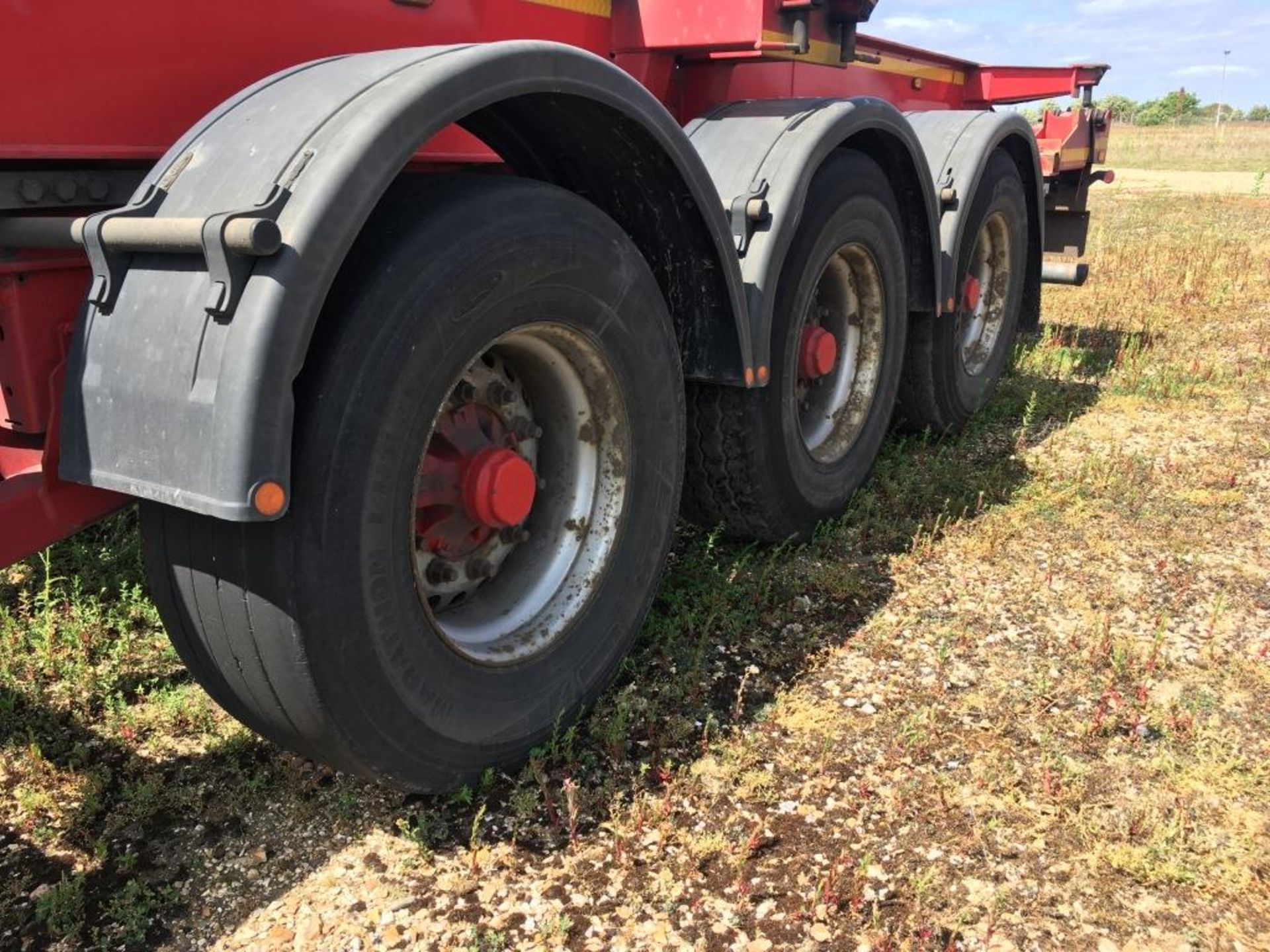 Dennison 14 Lock Sliding Bogie Skeletal trailer, reference 27471, year of manufacture 2011, 3 x - Image 12 of 16