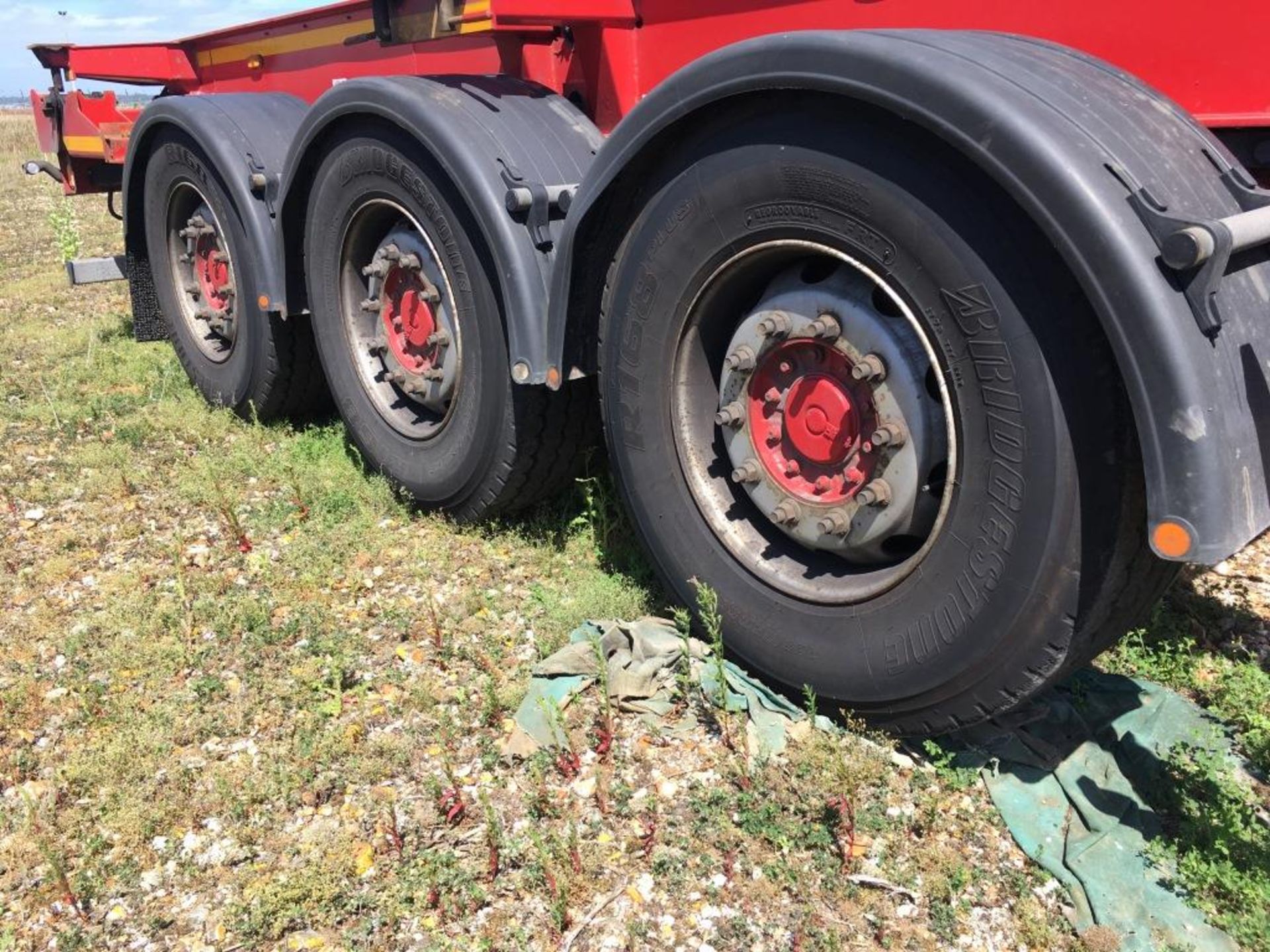 Dennison 14 Lock Sliding Bogie Skeletal trailer, reference 42068, year of manufacture 2014, 3 x - Image 7 of 23