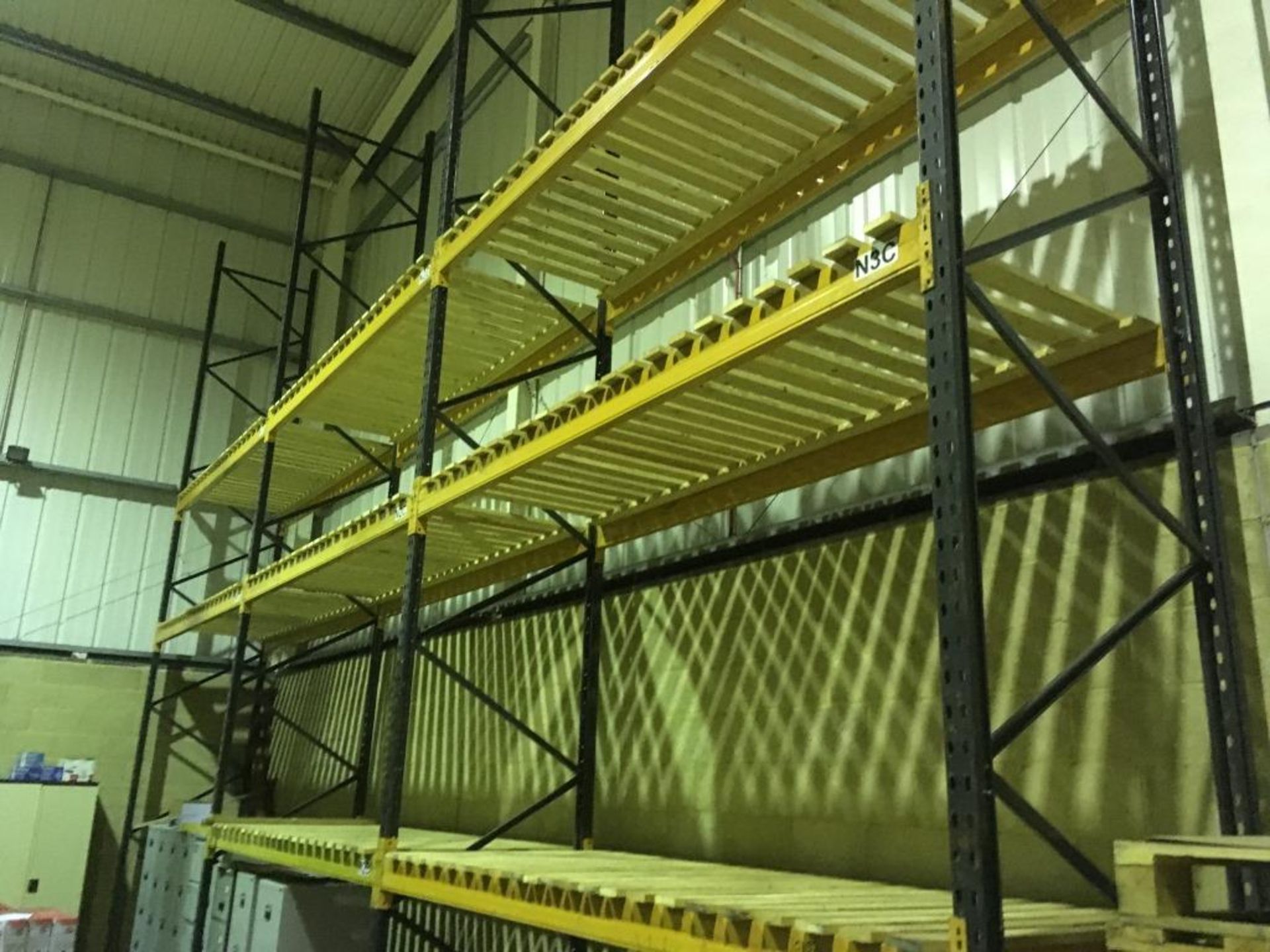 15 bays of boltless racking comprising 20 vertical frames measuring 7.5m tall and 1.1m deep and 86 - Image 6 of 6