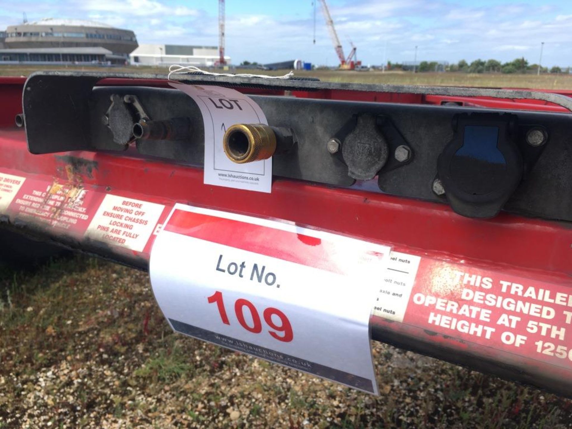 Dennison 14 Lock Sliding Bogie Skeletal trailer, reference 27471, year of manufacture 2011, 3 x - Image 5 of 16