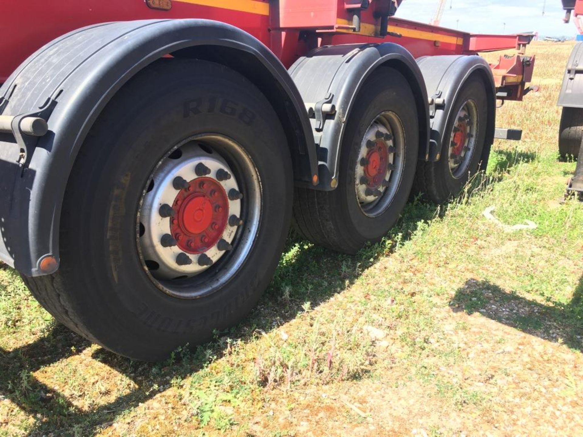 Dennison 14 Lock Sliding Bogie Skeletal trailer, reference 42082, year of manufacture 2014, 3 x - Image 3 of 16