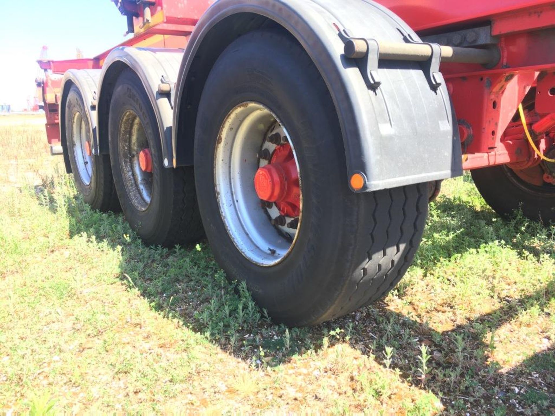 Dennison 14 Lock Sliding Bogie Skeletal trailer, reference 27472, year of manufacture 2011, 3 x - Image 9 of 16