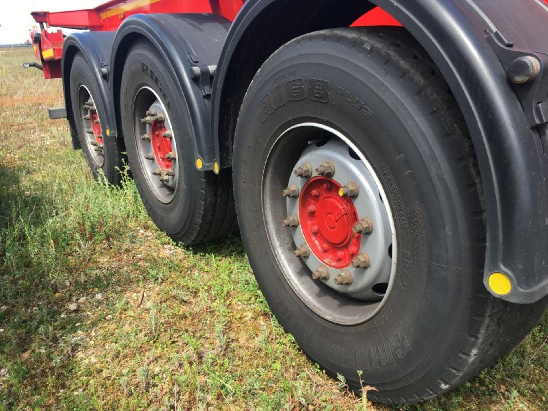 Dennison 14 Lock Sliding Bogie Skeletal trailer, reference 49450, year of manufacture 2016, 3 x - Image 8 of 20