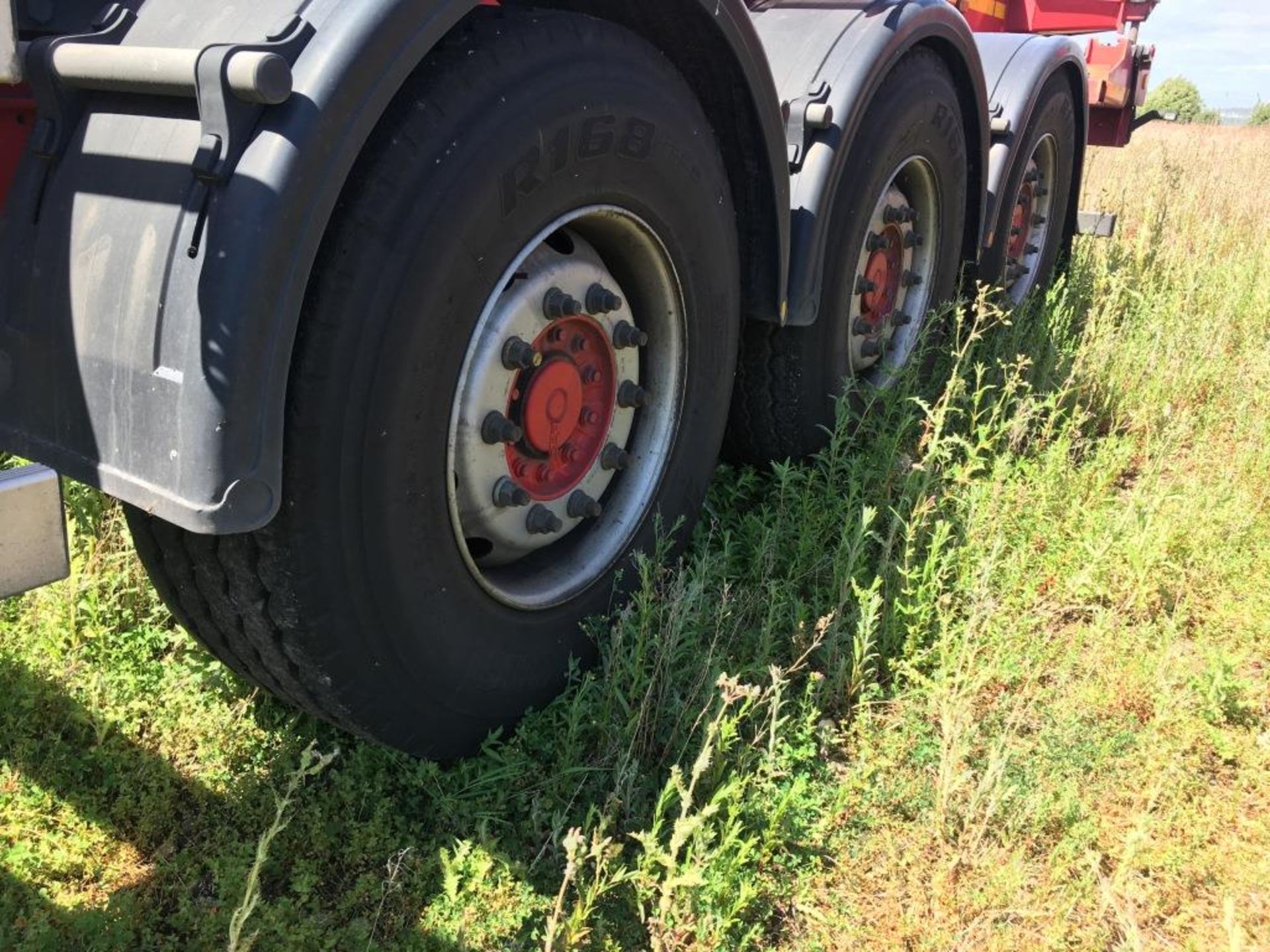 Dennison 14 Lock Sliding Bogie Skeletal trailer, reference 50310, year of manufacture 2017, 3 x - Image 5 of 17