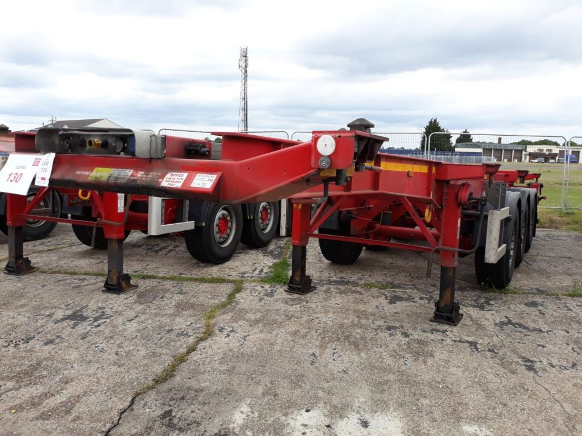 Dennison 14 Lock Sliding Bogie Skeletal trailer, reference 42063, year of manufacture 2014, 3 x - Image 2 of 14