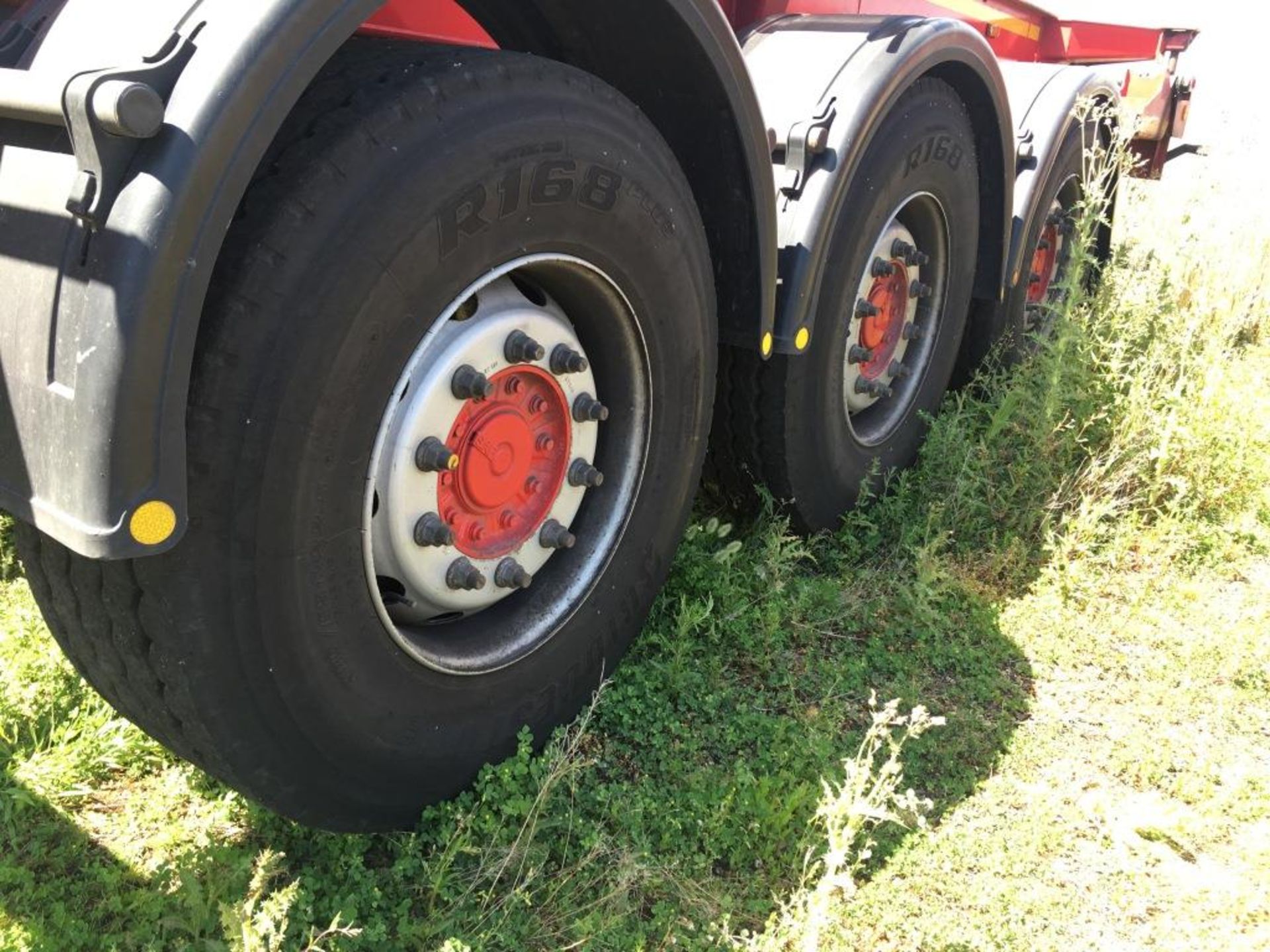 Dennison 14 Lock Sliding Bogie Skeletal trailer, reference 49439, year of manufacture 2016, 3 x - Image 4 of 18