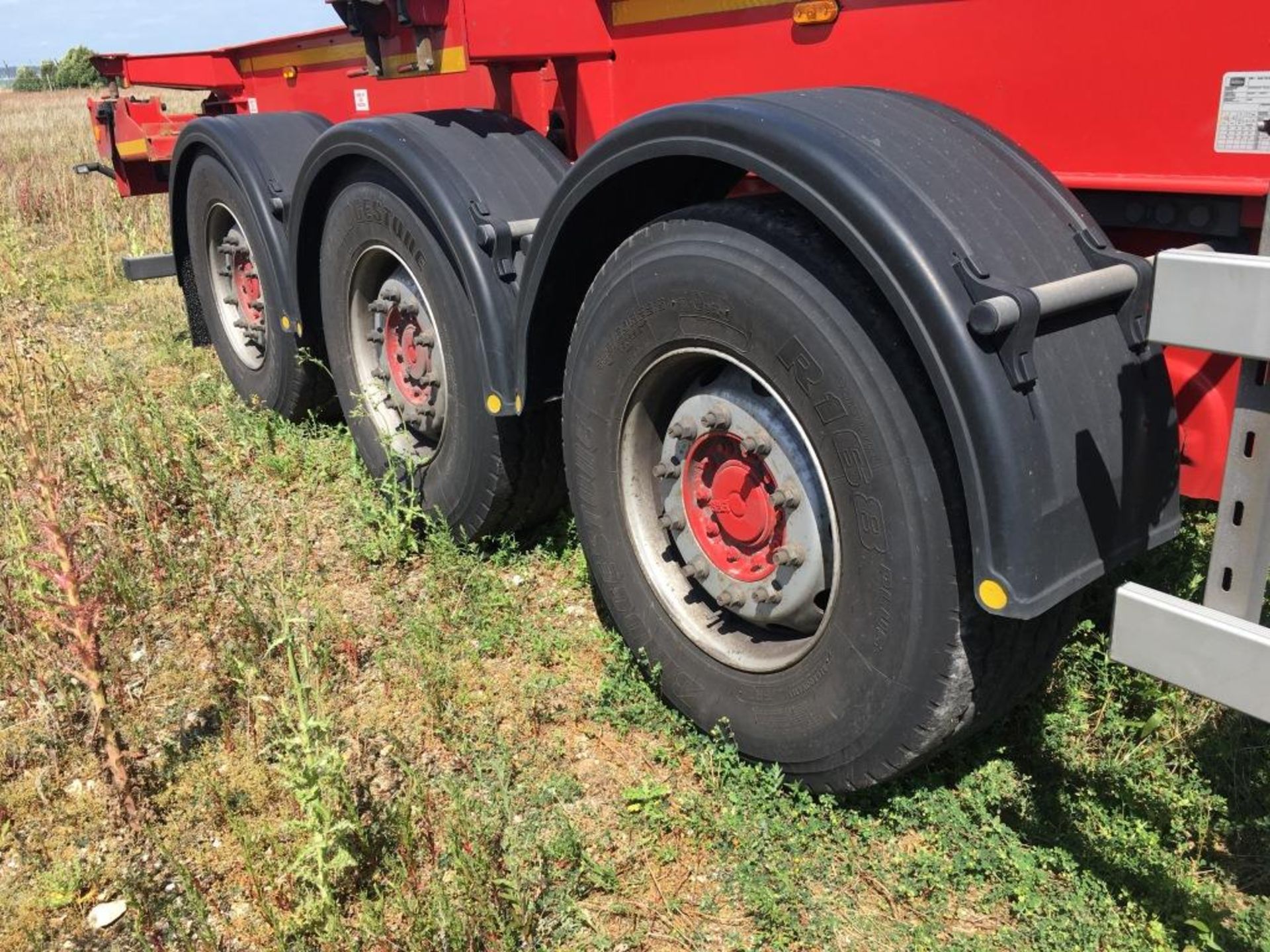 Dennison 14 Lock Sliding Bogie Skeletal trailer, reference 49441, year of manufacture 2016, 3 x - Image 5 of 15