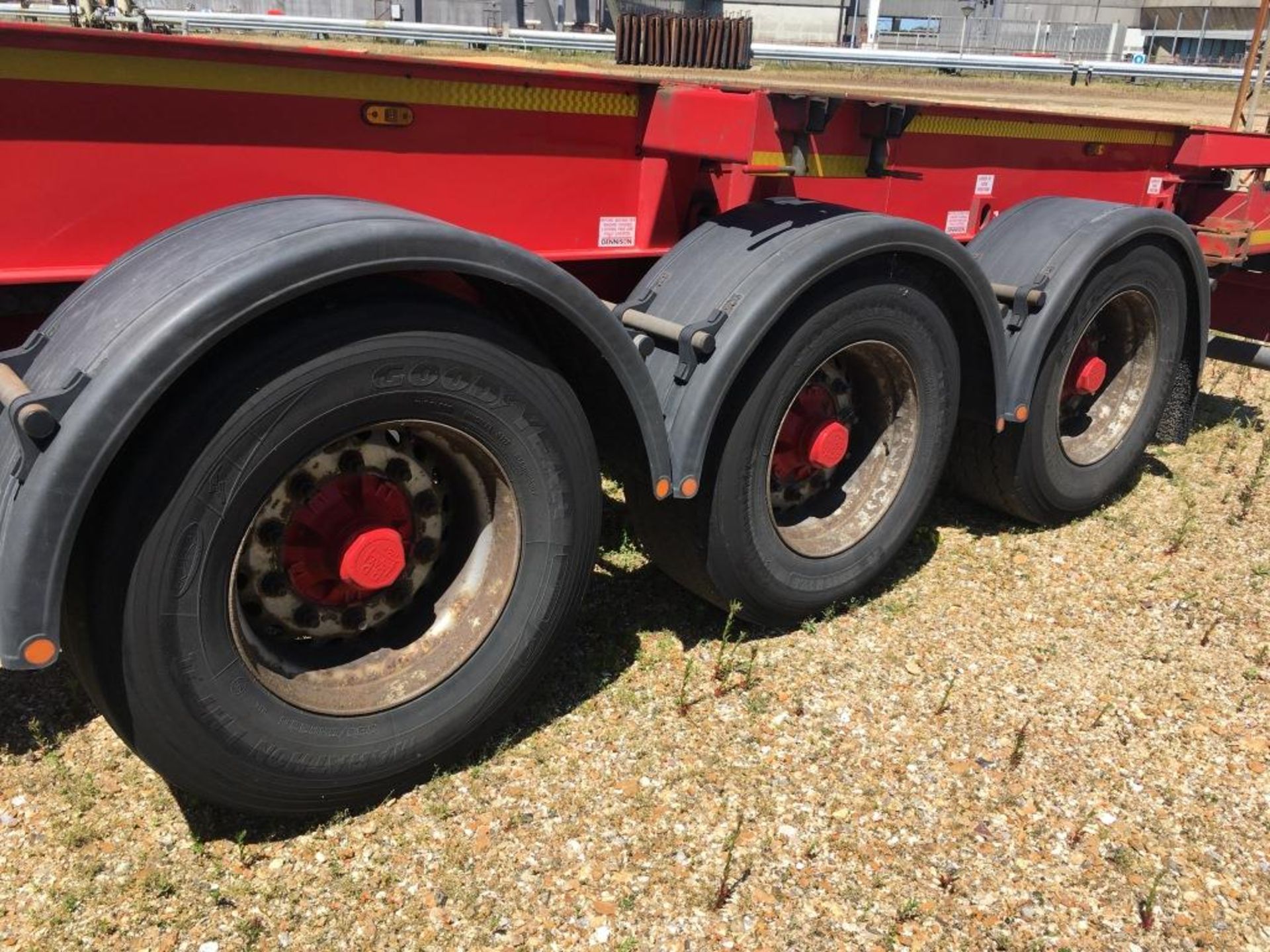 Dennison 14 Lock Sliding Bogie Skeletal trailer, reference 27464, year of manufacture 2011, 3 x - Image 10 of 14