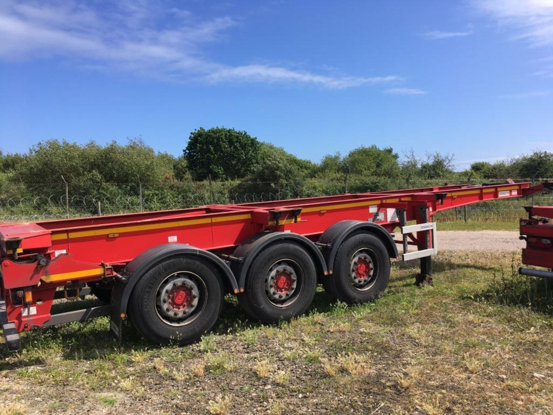 Dennison 14 Lock Sliding Bogie Skeletal trailer, reference 42061, year of manufacture 2014, 3 x - Image 3 of 19