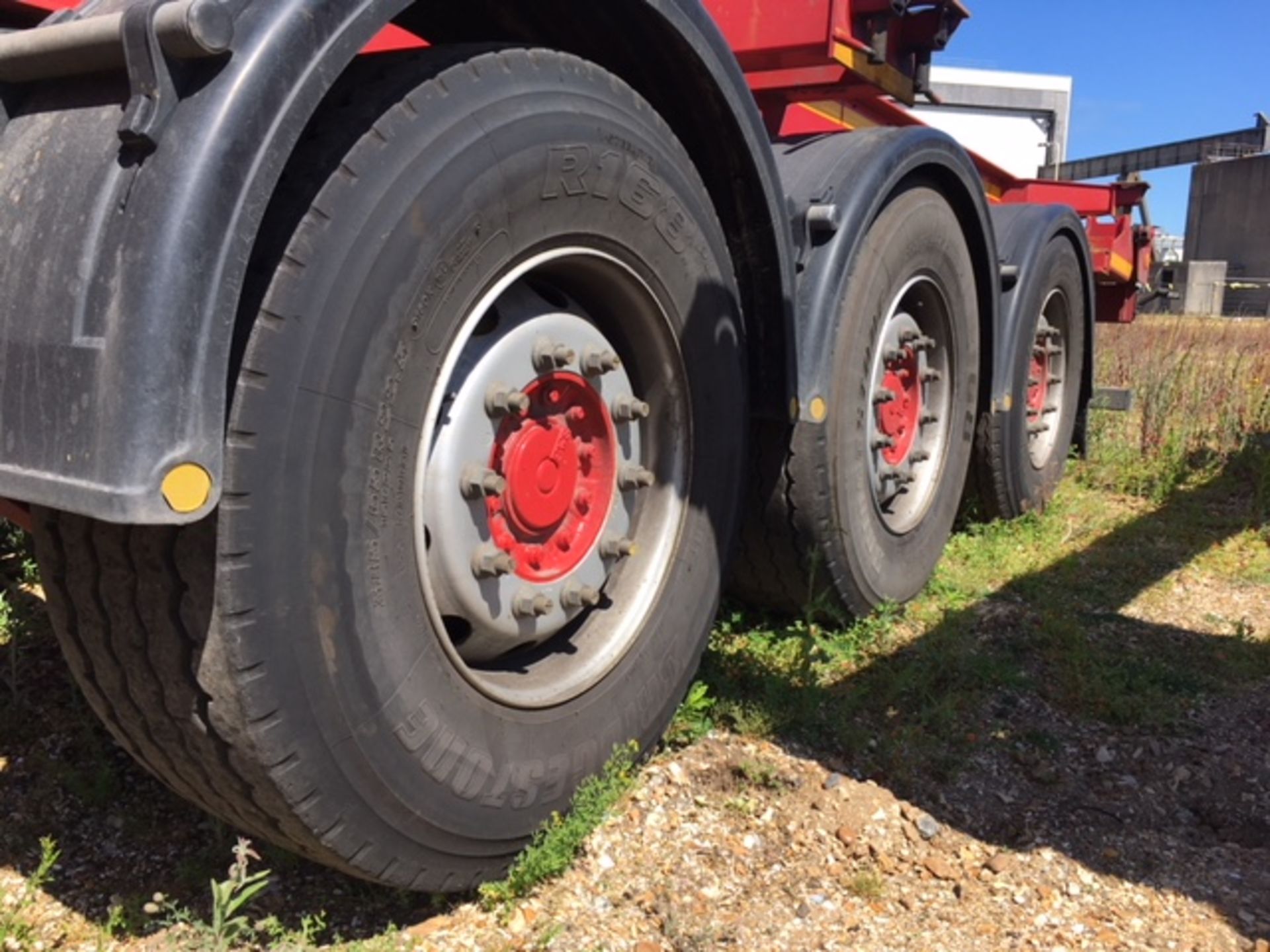 Dennison 14 Lock Sliding Bogie Skeletal trailer, reference 50314, year of manufacture 2017, 3 x - Image 7 of 17