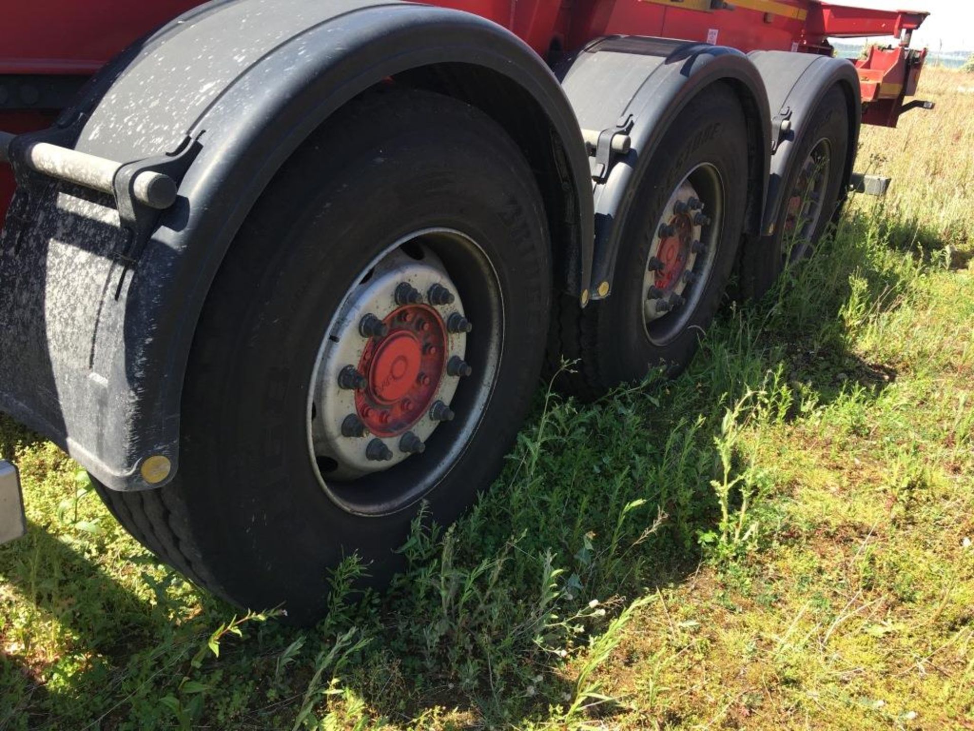 Dennison 14 Lock Sliding Bogie Skeletal trailer, reference 49437, year of manufacture 2016, 3 x - Image 5 of 19