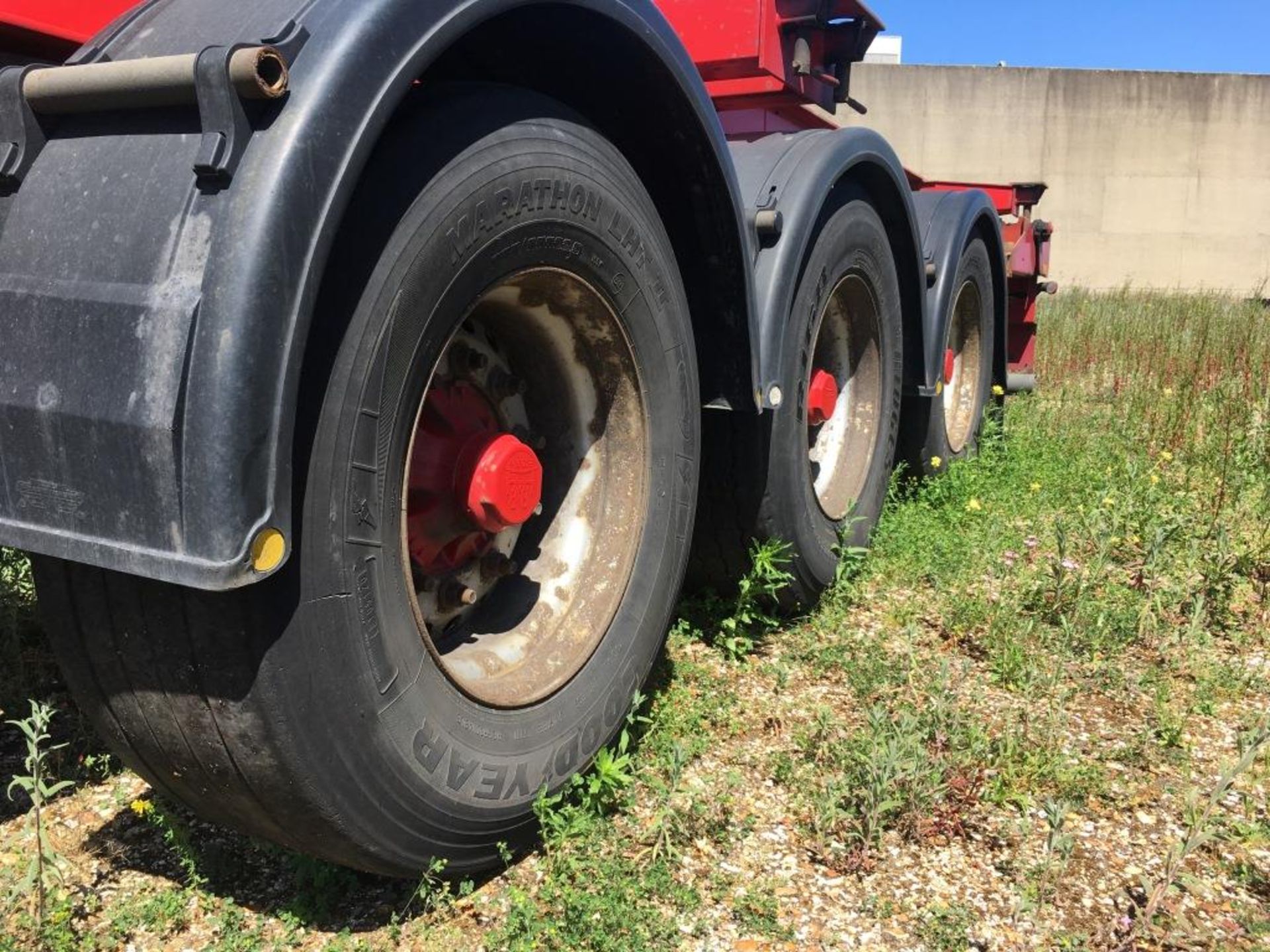 Dennison 14 Lock Sliding Bogie Skeletal trailer, reference 27120, year of manufacture 2011, 3 x - Image 6 of 14