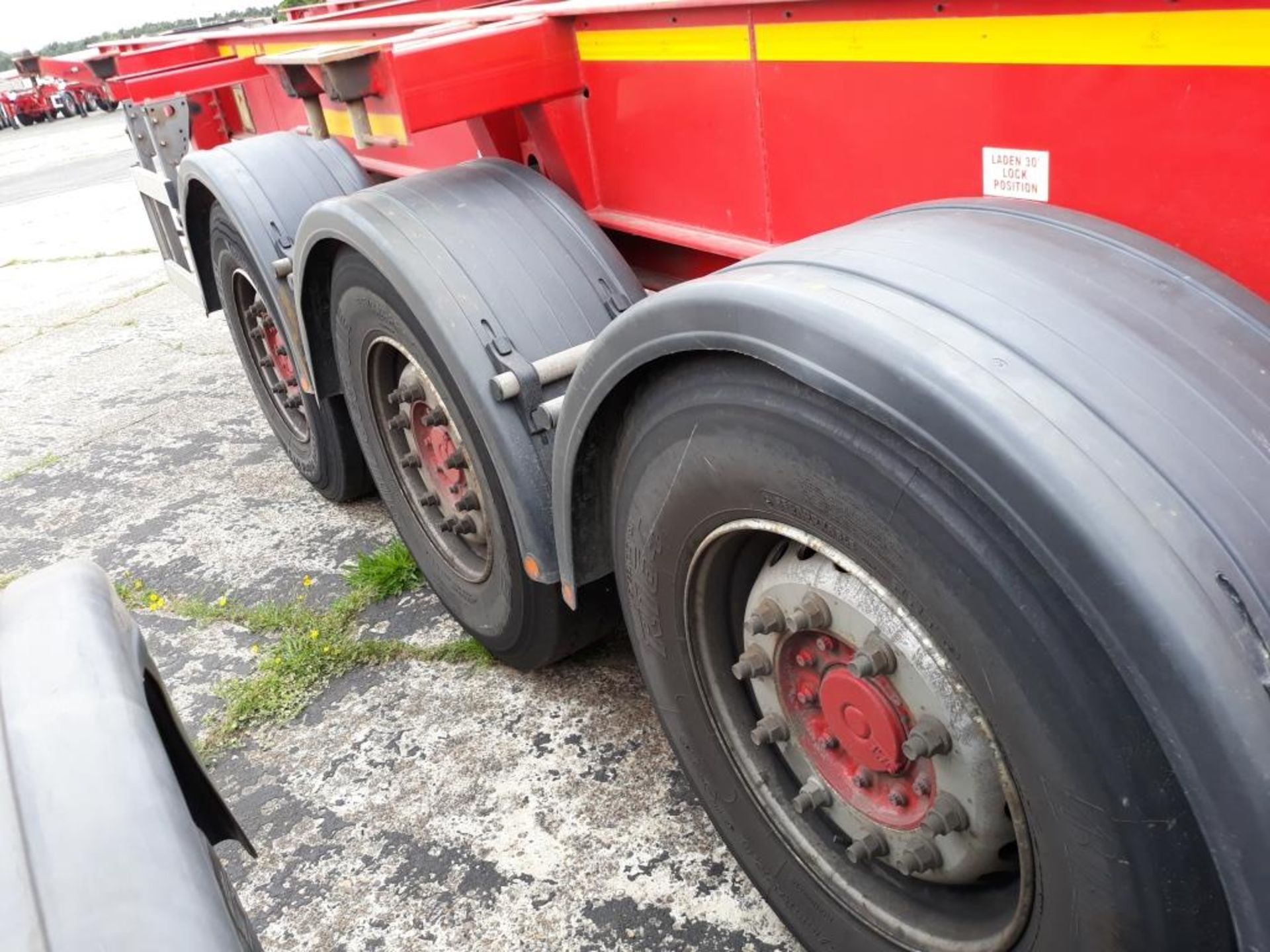 Dennison 14 Lock Sliding Bogie Skeletal trailer, reference 42083, year of manufacture 2014, 3 x - Image 7 of 17