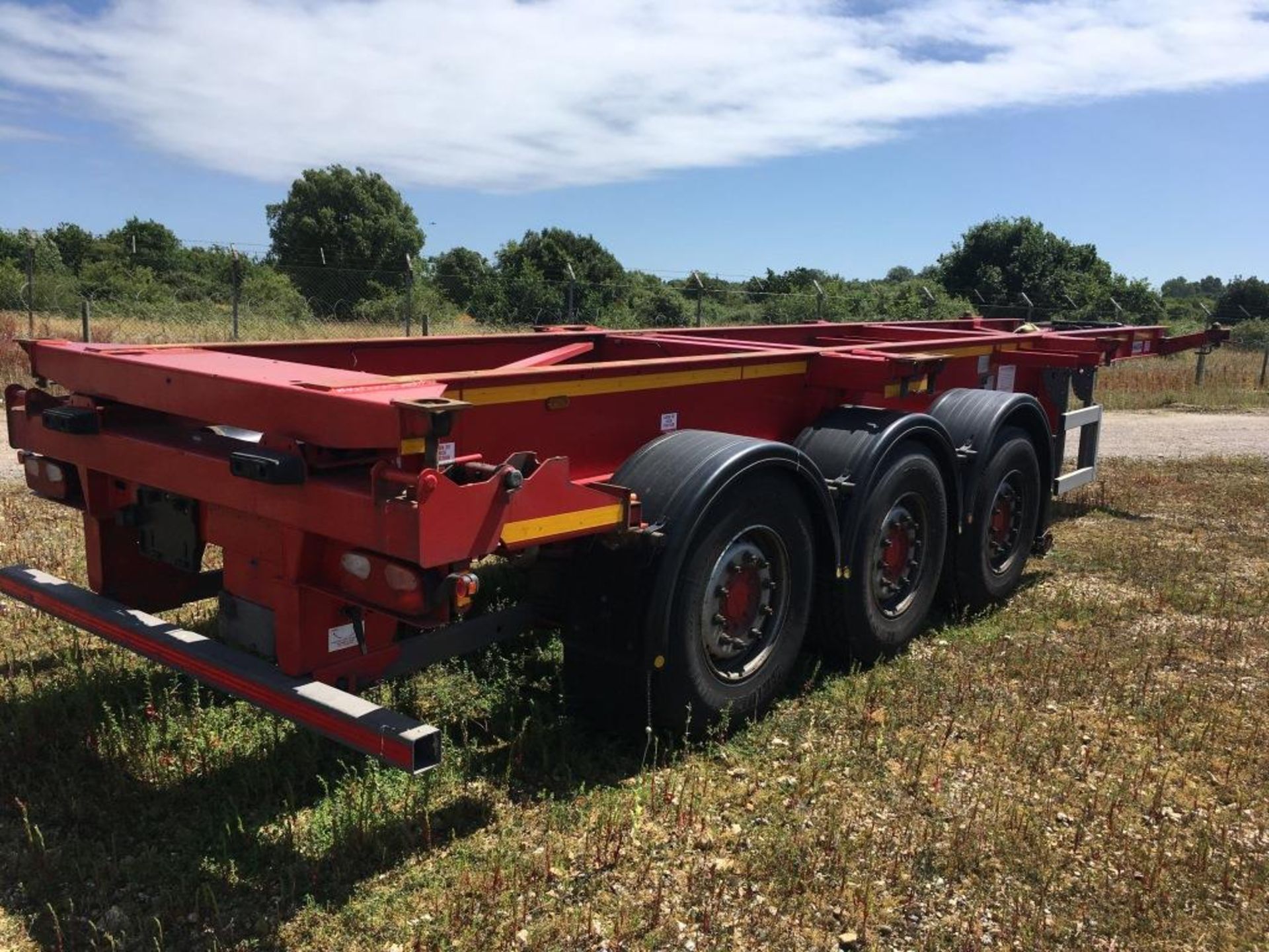 Dennison 14 Lock Sliding Bogie Skeletal trailer, reference 42070, year of manufacture 2014, 3 x - Image 3 of 17