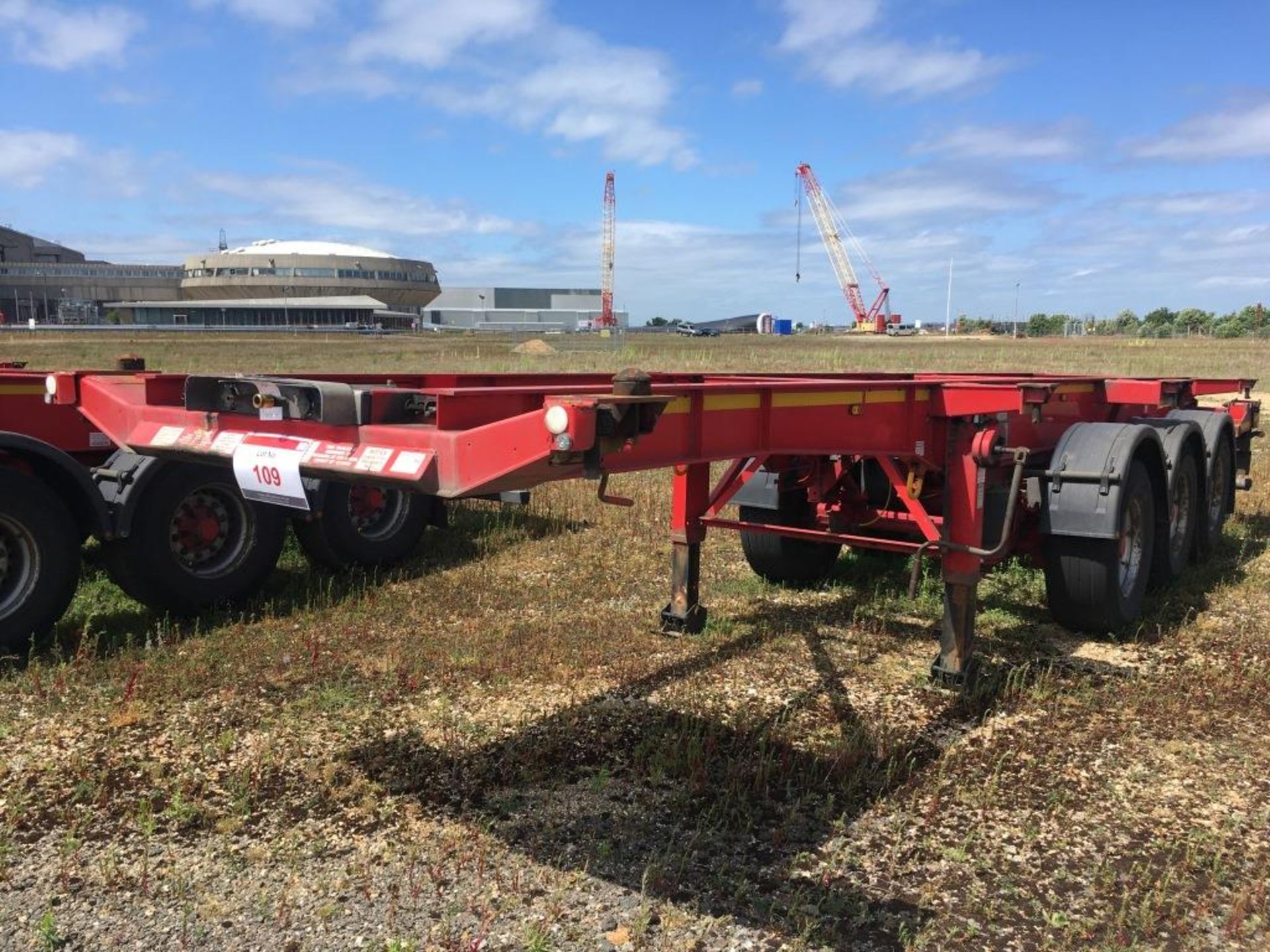 Dennison 14 Lock Sliding Bogie Skeletal trailer, reference 27471, year of manufacture 2011, 3 x