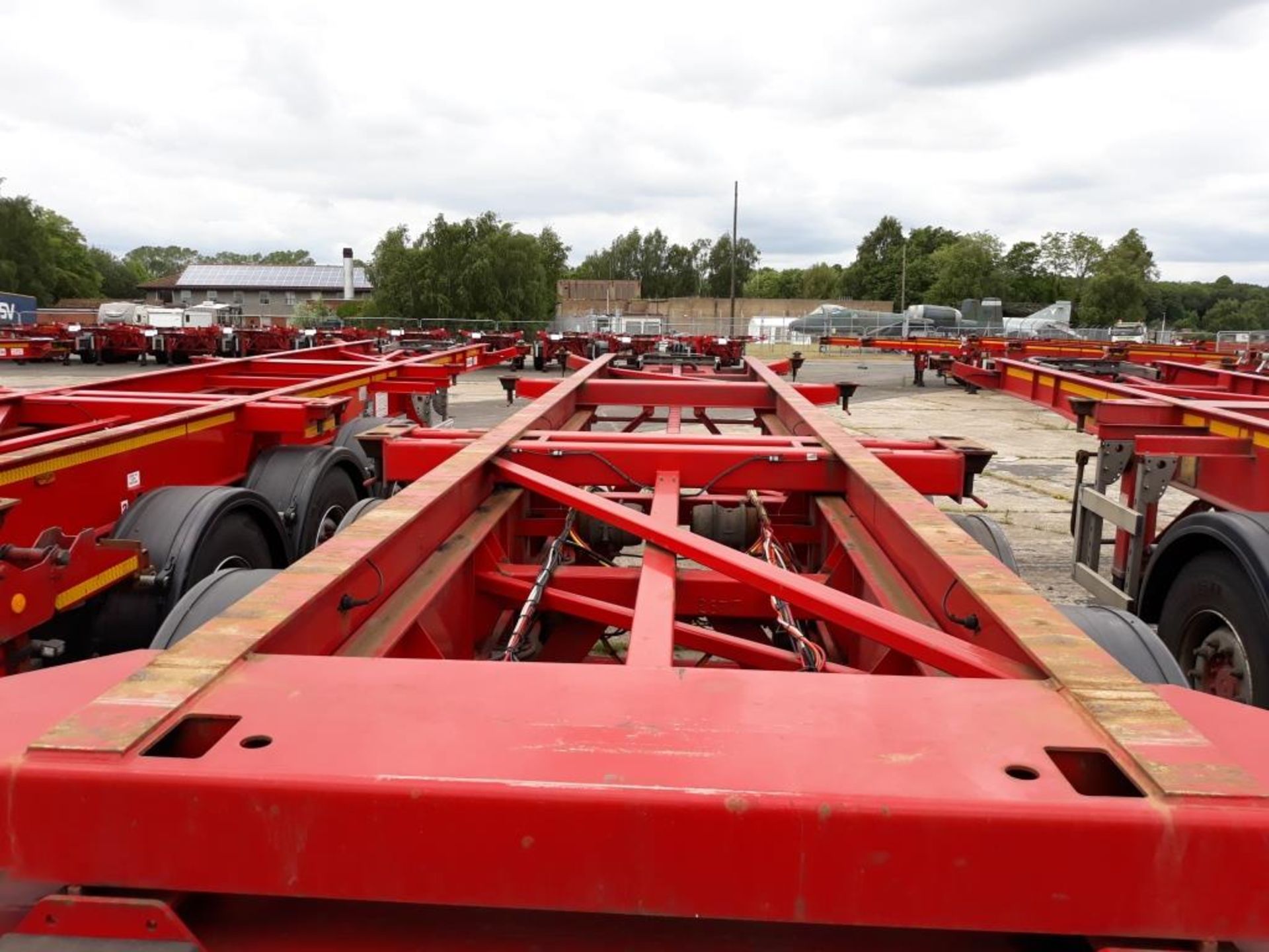 Dennison 14 Lock Sliding Bogie Skeletal trailer, reference 26717, year of manufacture 2011, 3 x - Image 4 of 13