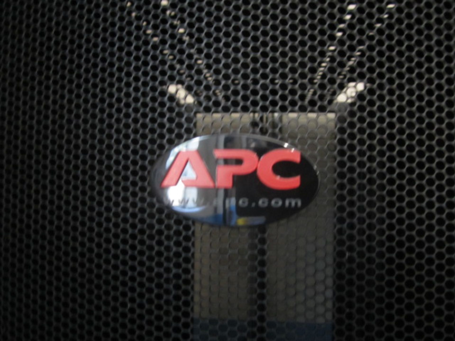 APC AR350 Nutshelter server enclosure with single and double door entry, approx. size: width 600mm x - Image 6 of 6