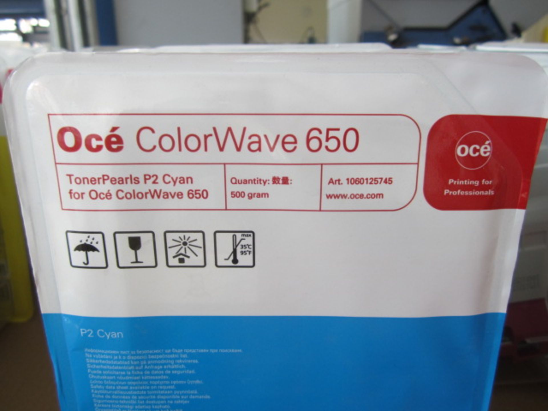 Oce Colorwave 650 Toner Pearl P2 including: 7 x Yellow, 6 x Cyan, 4 x Magenta, 6 x Black. - Lift out - Image 3 of 5