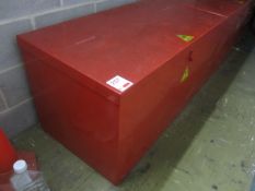 Flammable chest cabinet, approx. size: 1230mm x depth 620mm x height 590mm with contents of